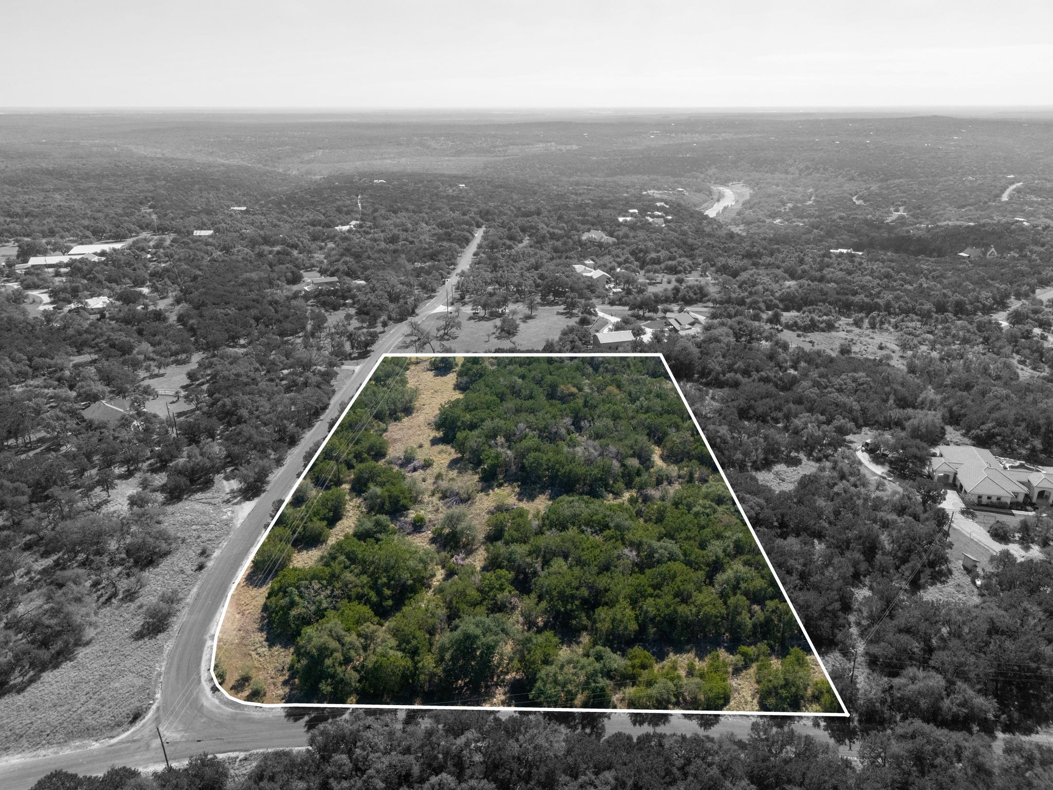 1001 Bluff View Rd — photo 1