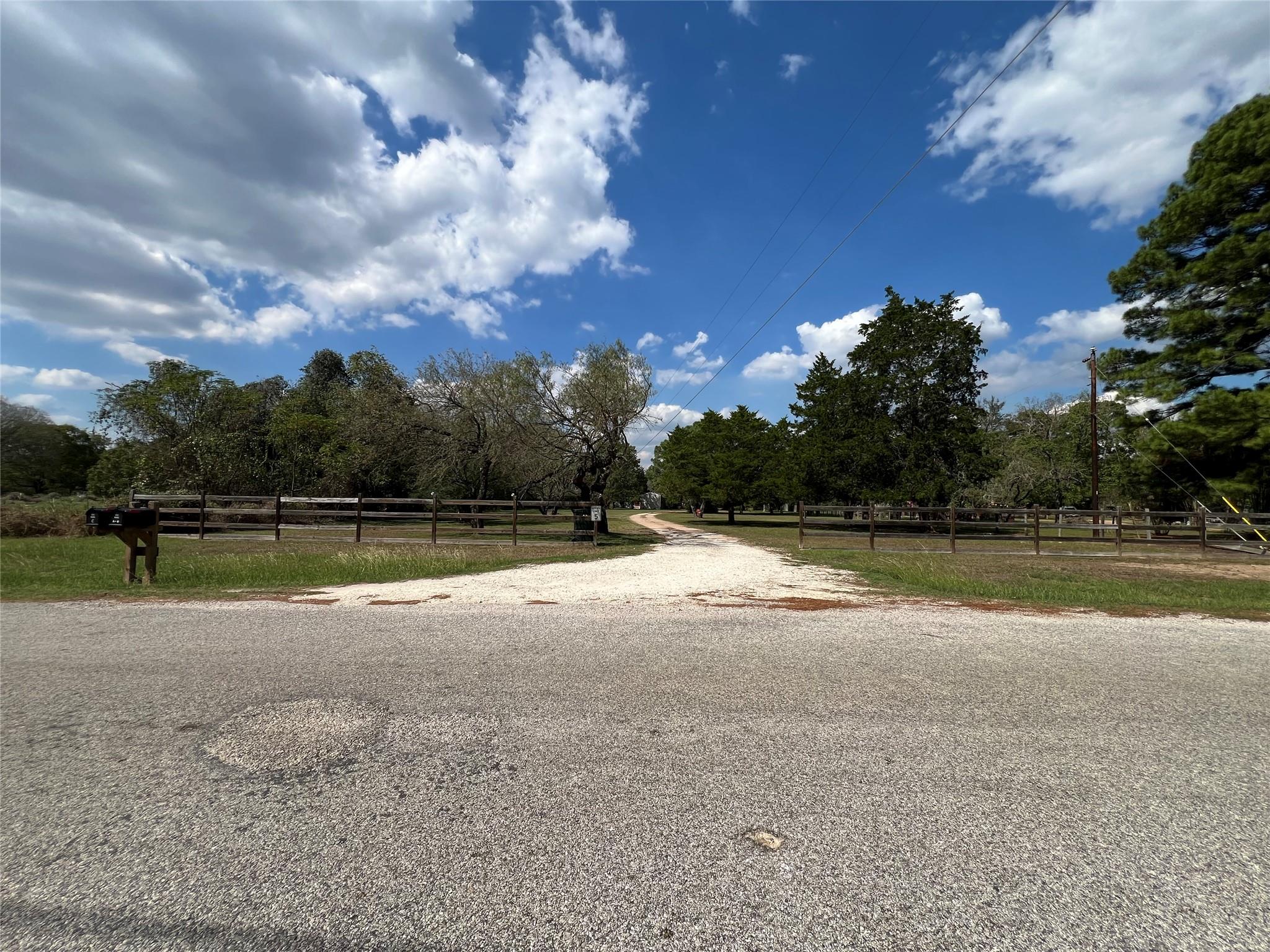 361 Laura Ln — photo 1