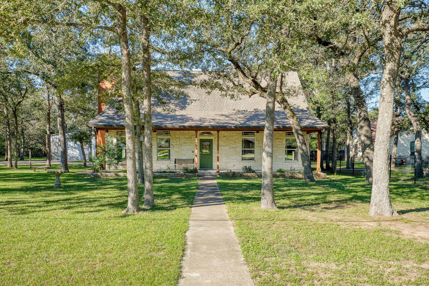 226 Cedar Hills Dr — photo 1