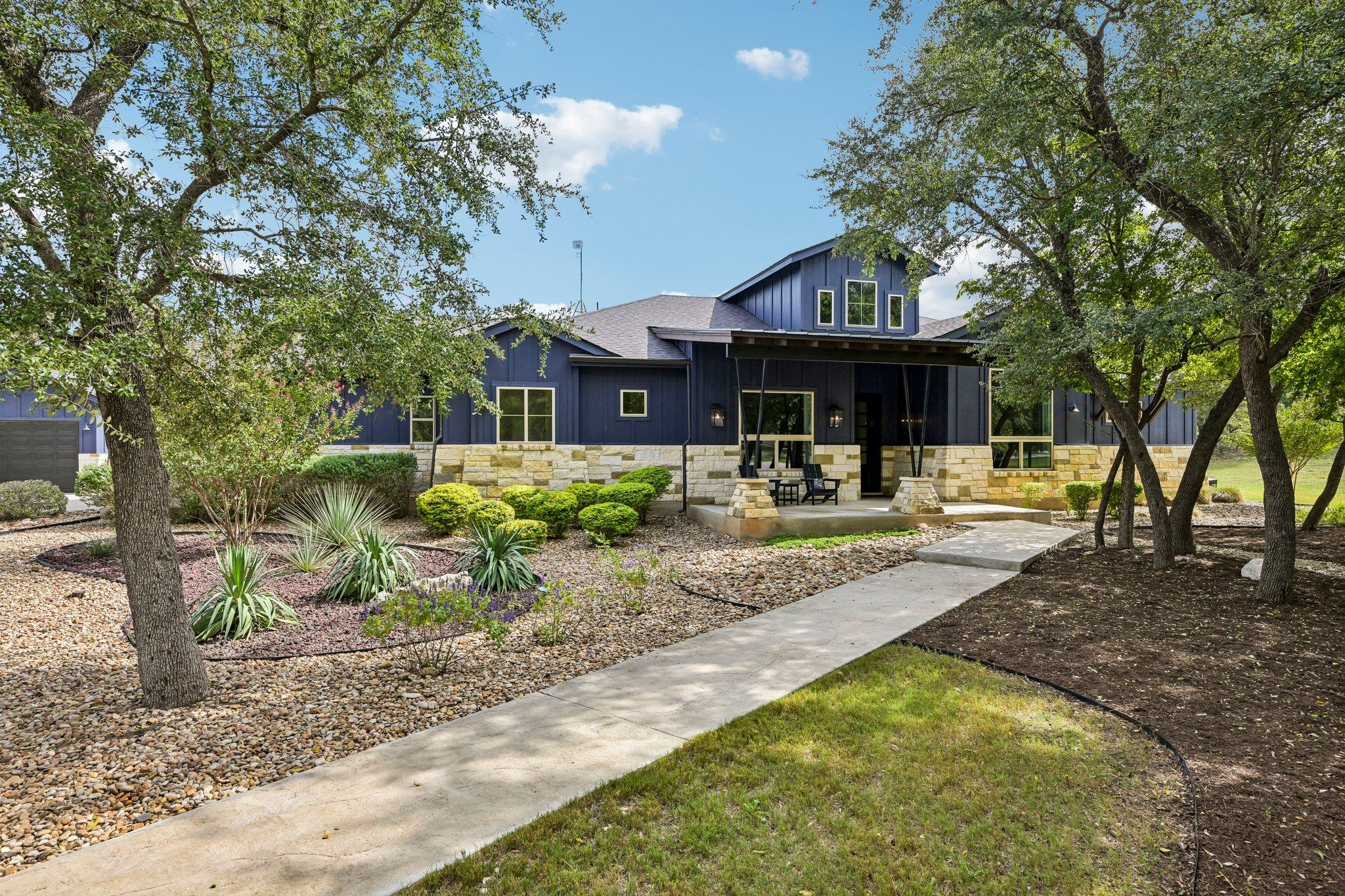 540 Oak Point Ct — photo 1