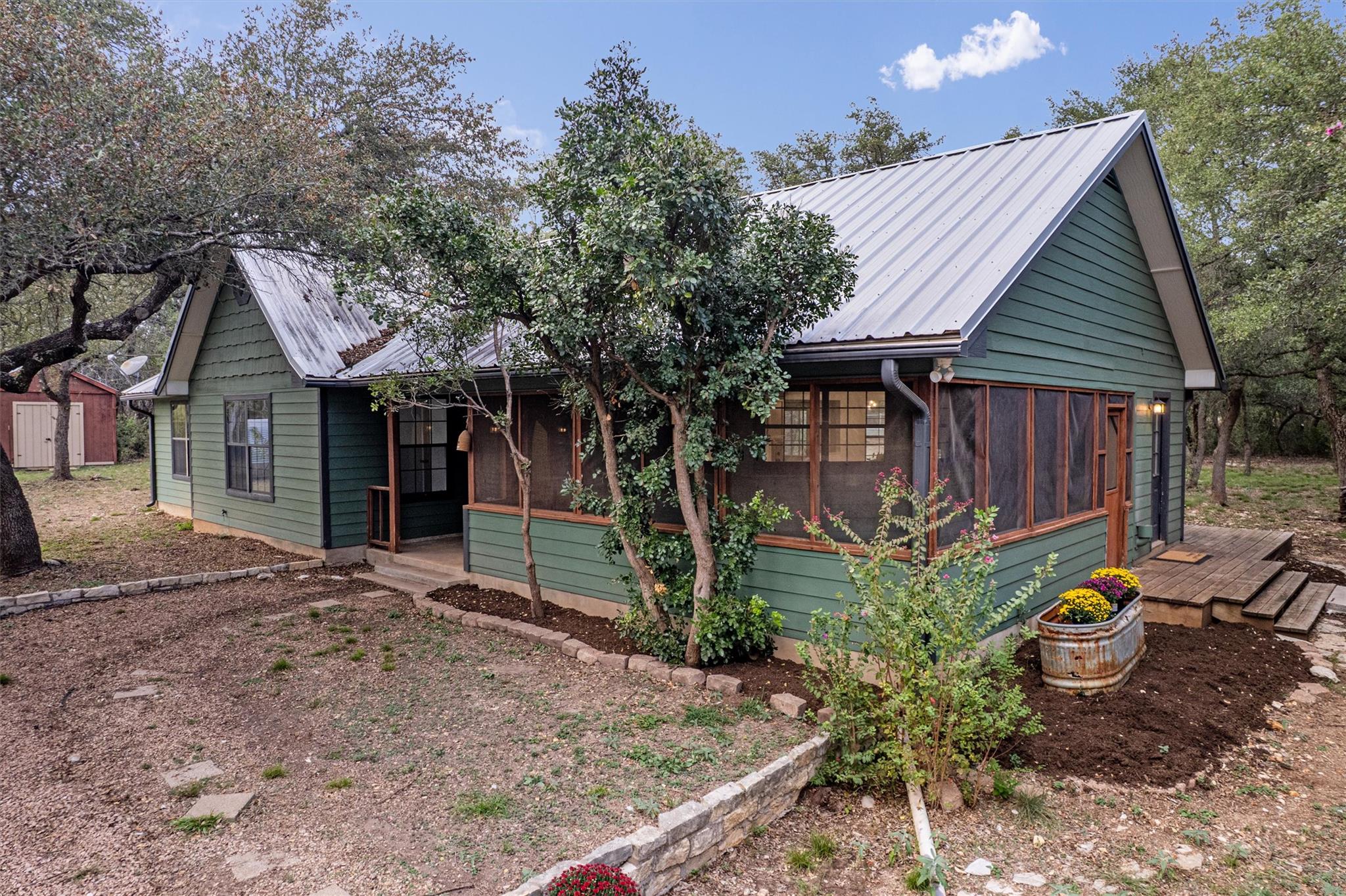 204 E Lakeshore Dr — photo 1