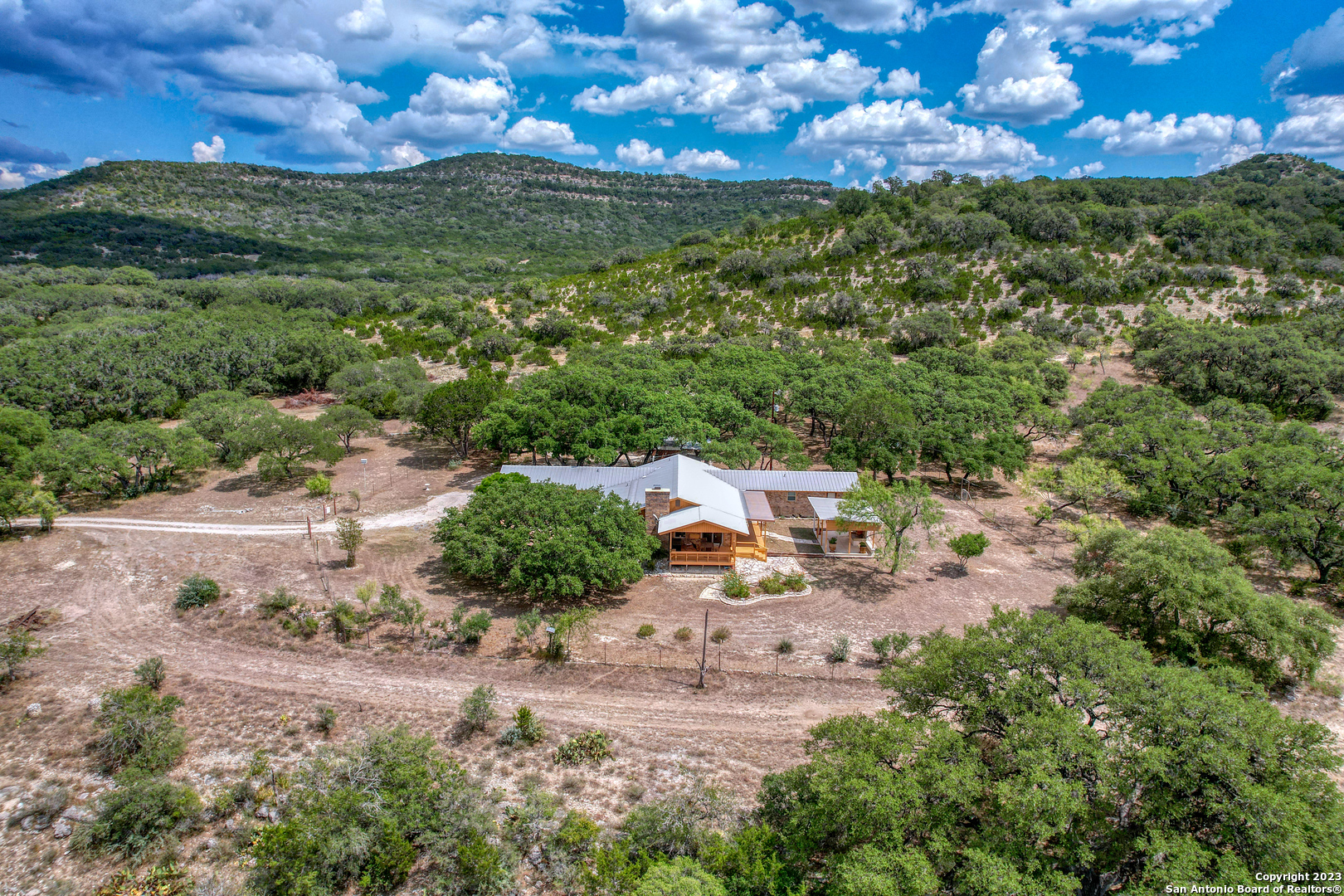 1482 Flat Rock Circle — photo 1