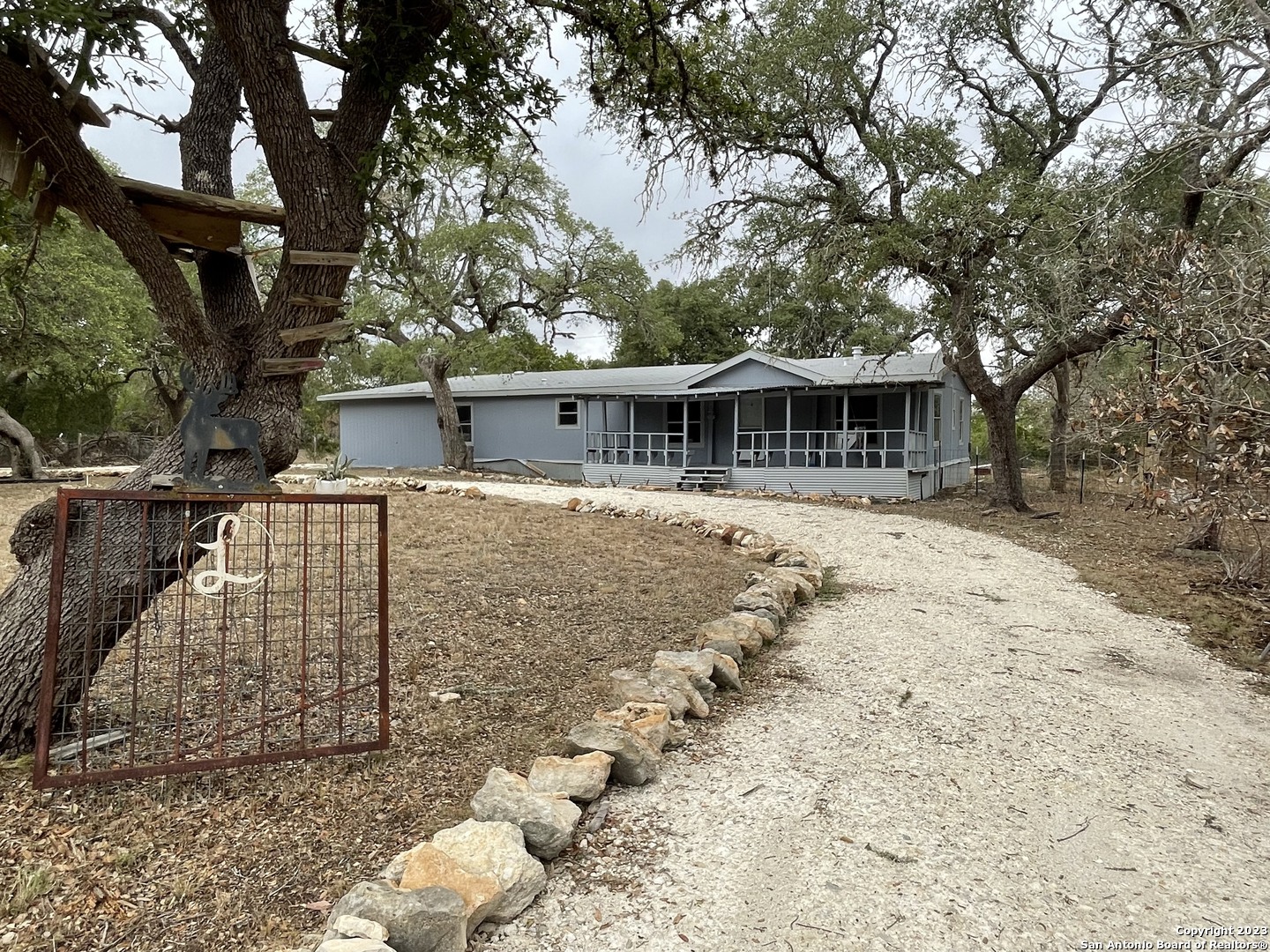 125 Pecan Dr — photo 1