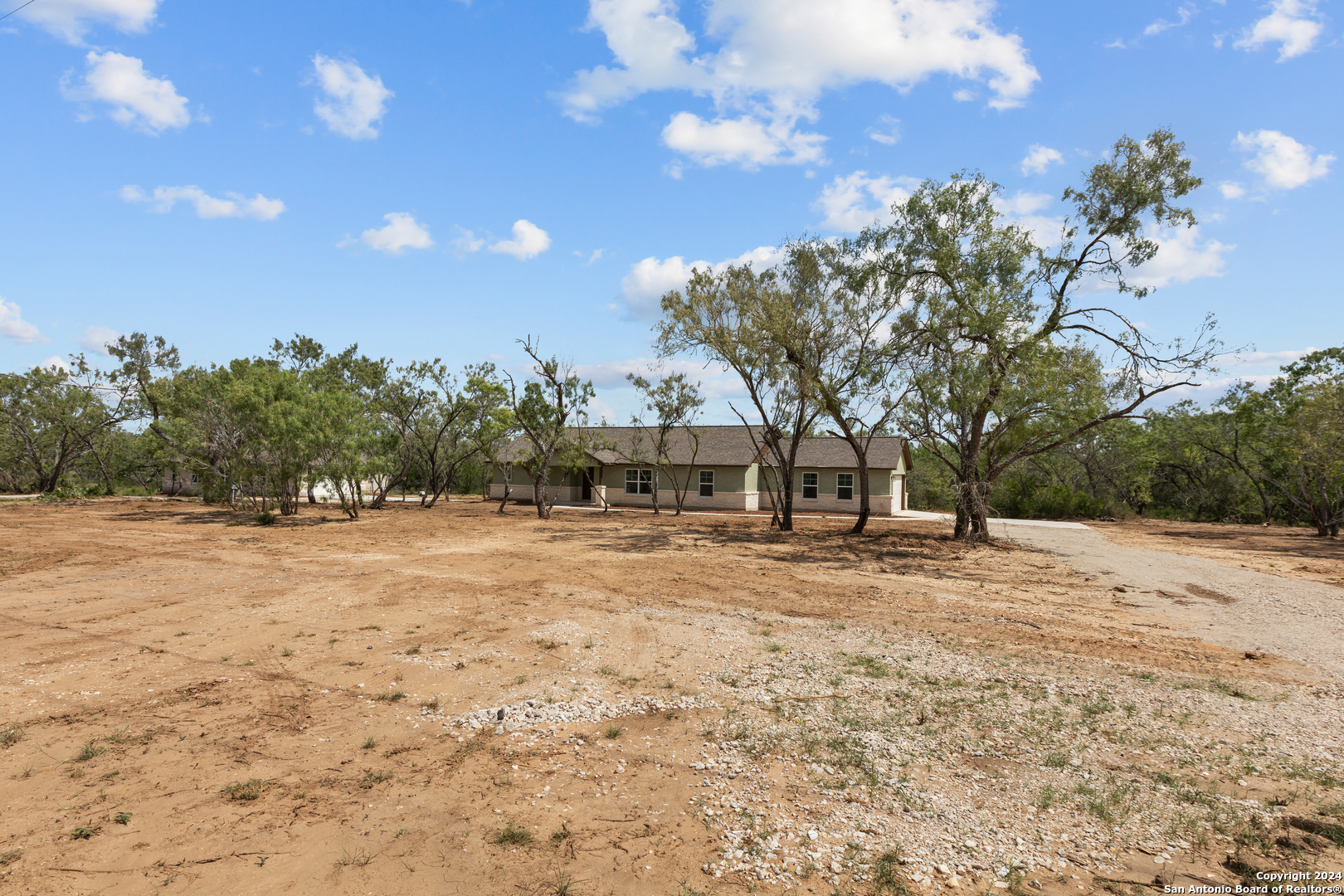 117 Sylas Hayes Loop — photo 1