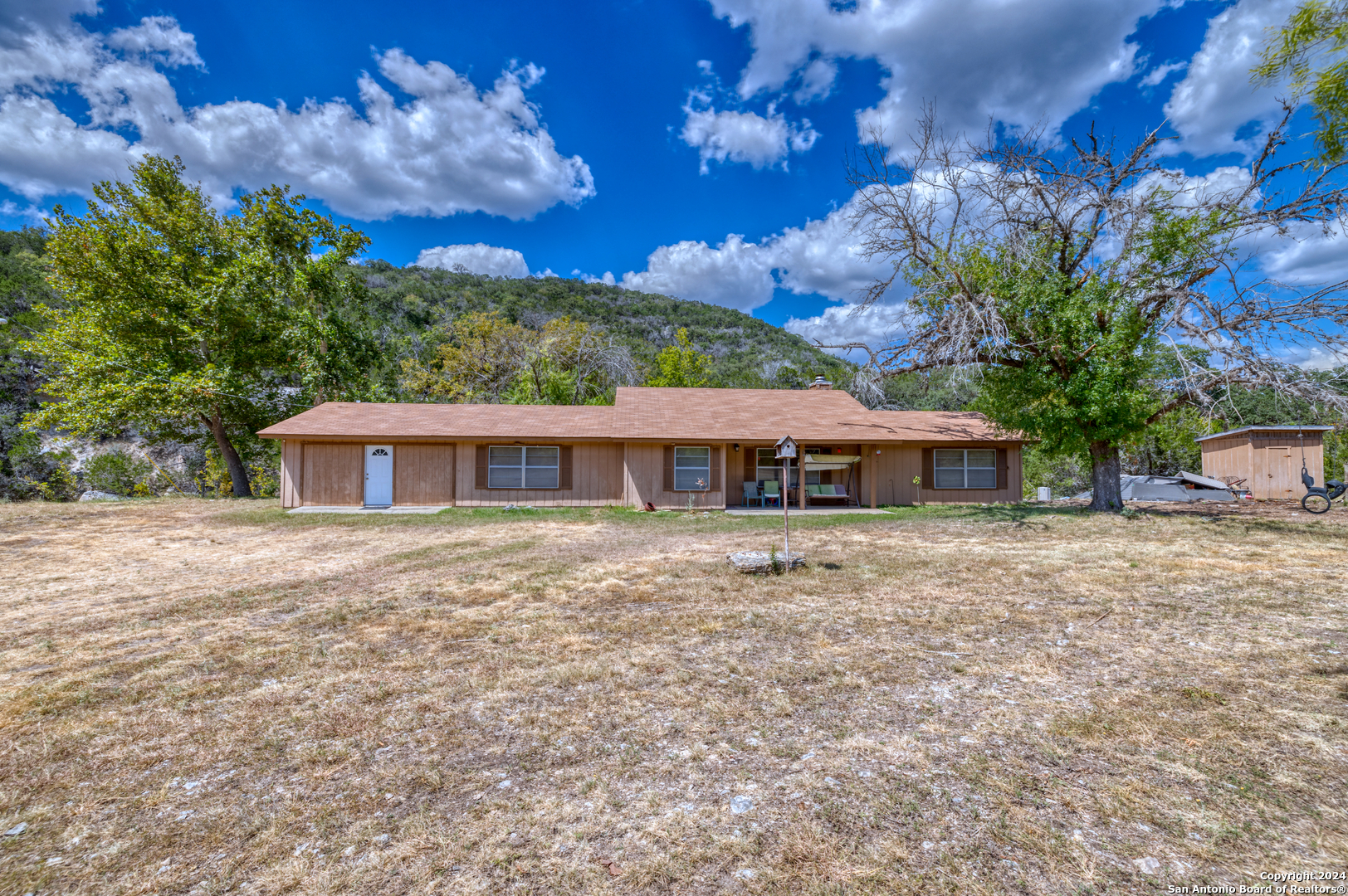 2227 Mill Creek — photo 1