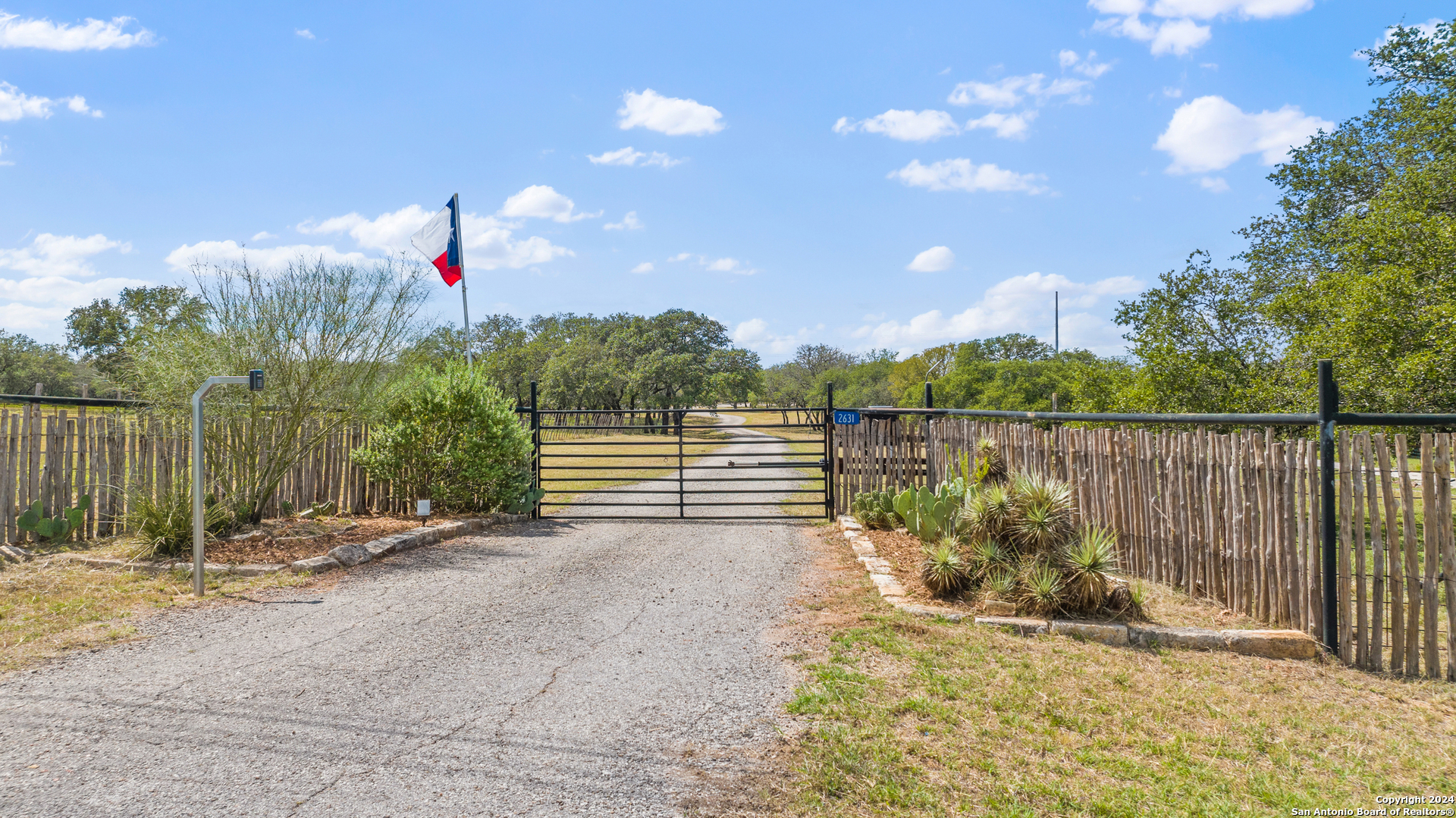 2631 US Highway 281 — photo 1