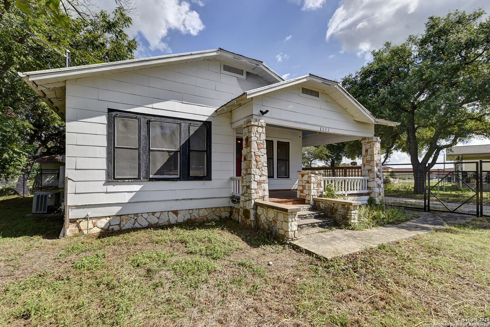 1292 Business 35 — photo 1