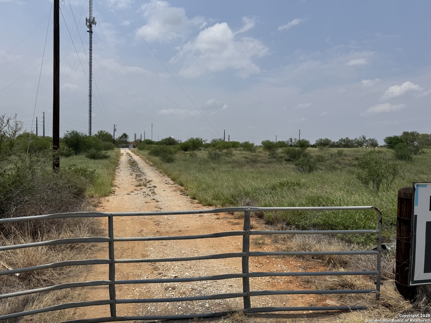 2200 Interstate 35 — photo 1