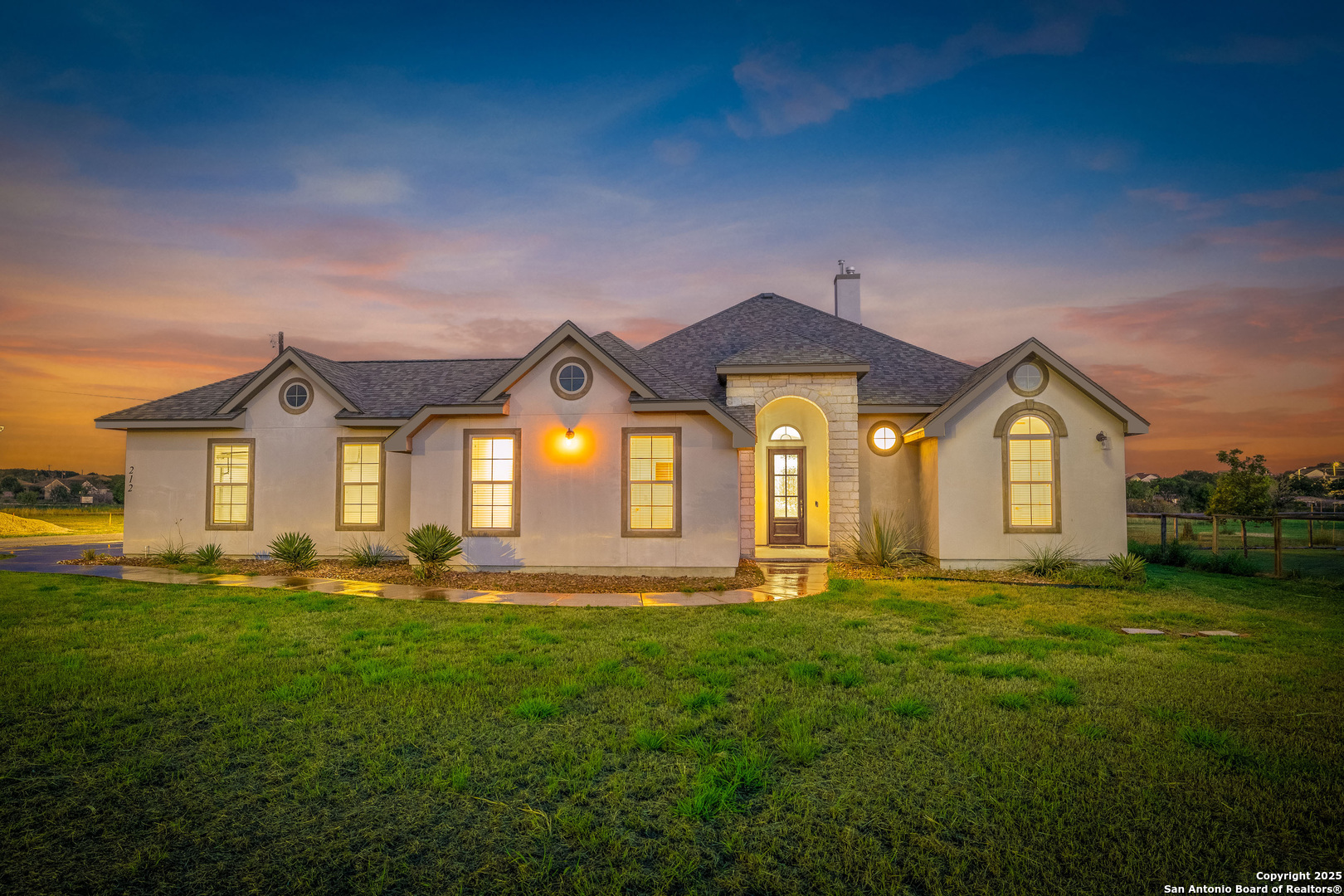 212 Ferryboat Lane — photo 1