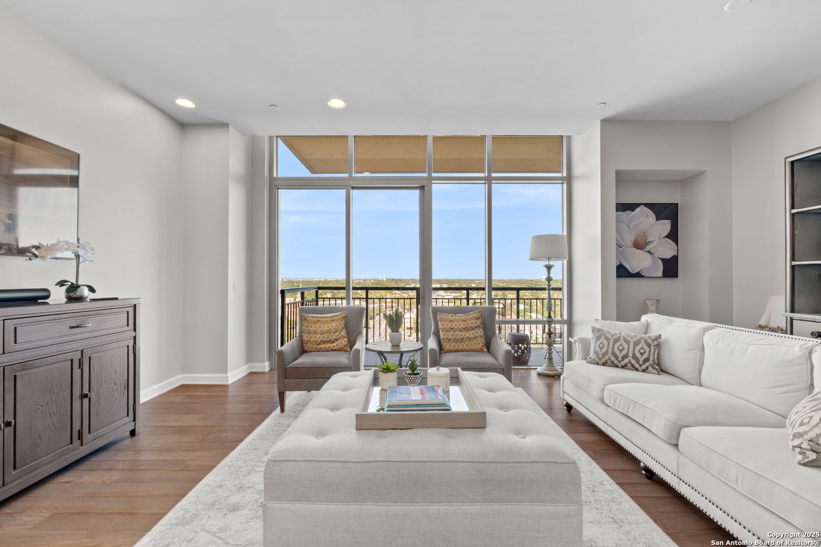 4242 Broadway Street — photo 1