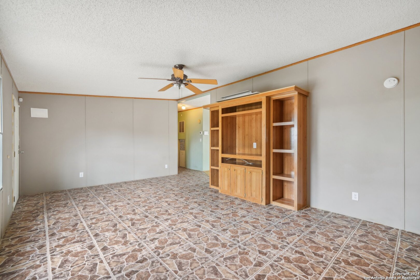 140 Lake Terrace Dr — photo 1