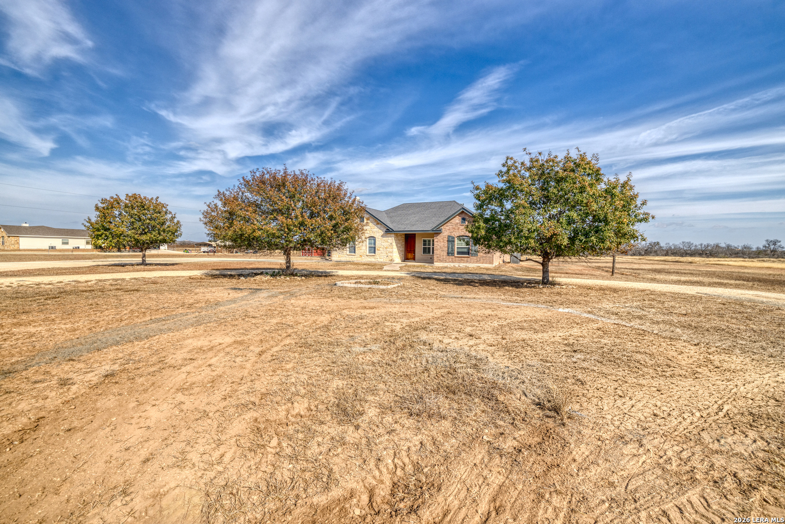 8 Valley View — photo 1