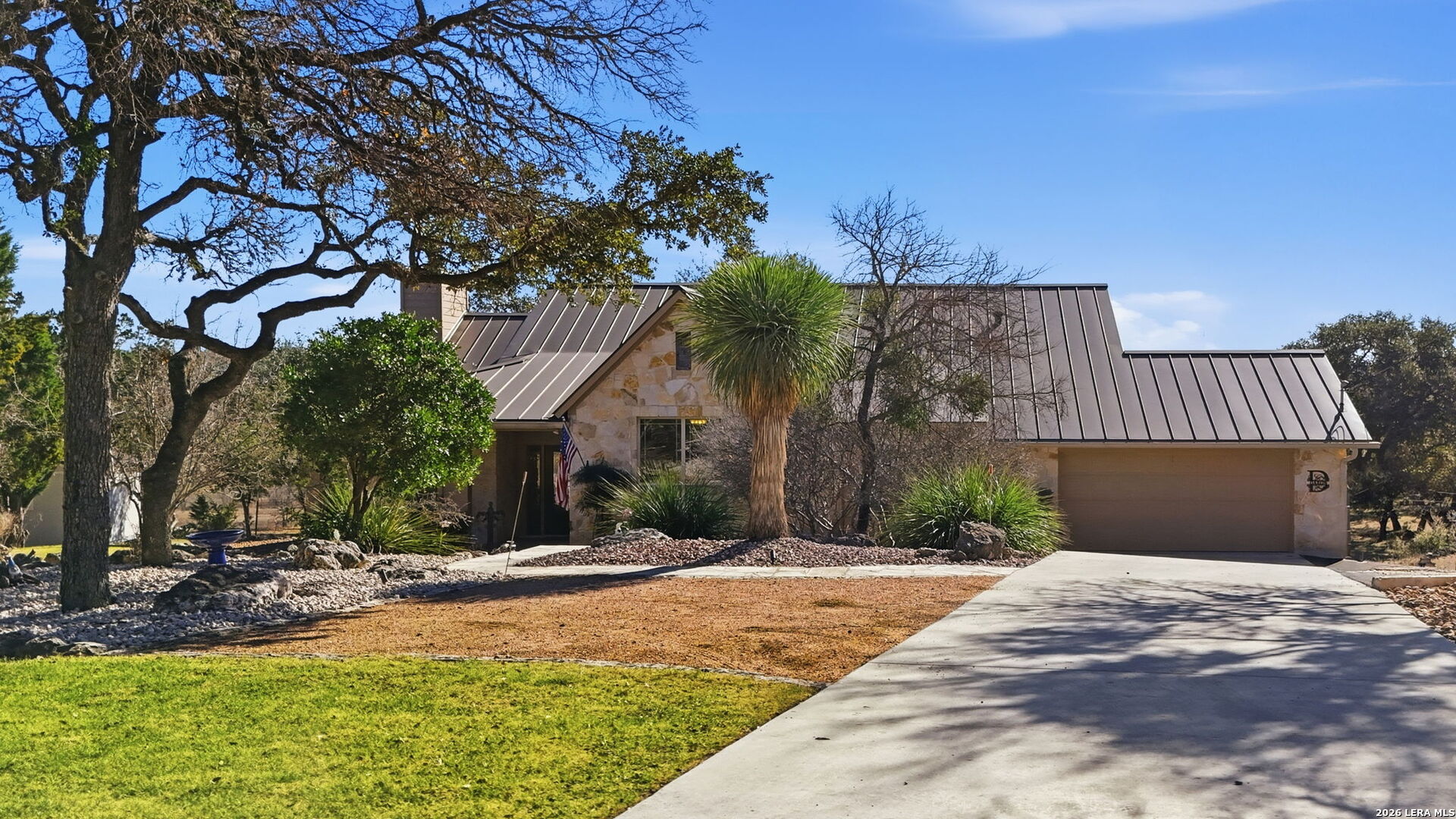 1616 Canyon Lake Dr — photo 1