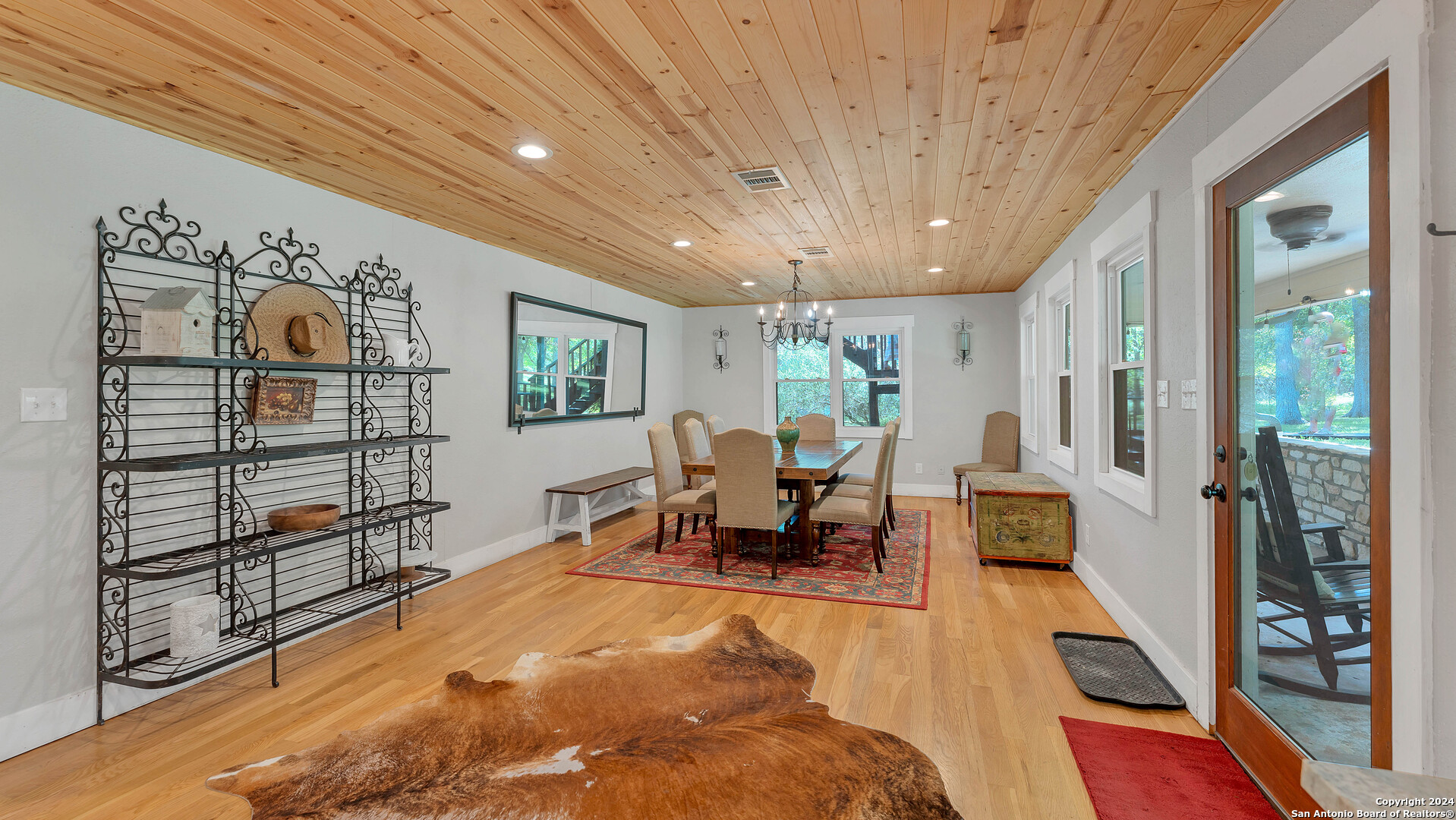 606 Deer Lake Cove — photo 1