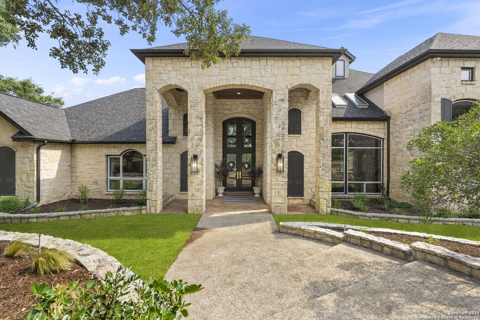 113 Carino Cv — photo 1