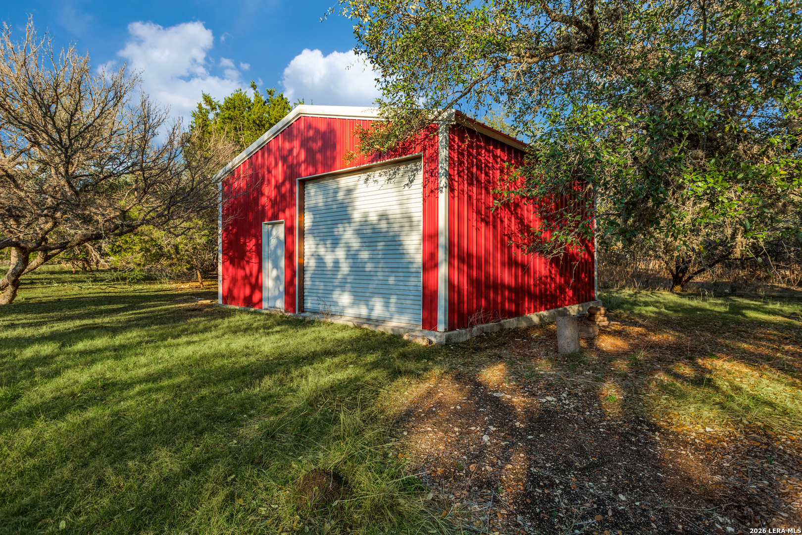 419 Rodalyn Drive — photo 1