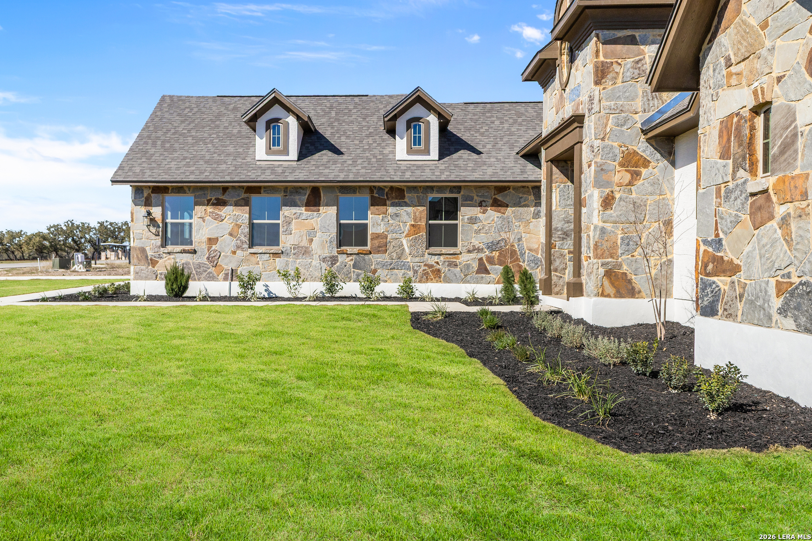 241 Stone Loop — photo 1