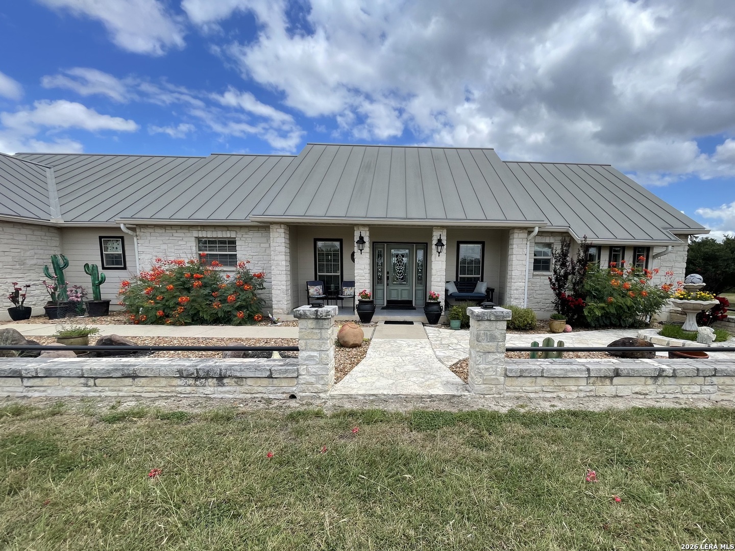 360 Bluff Creek Rd — photo 1