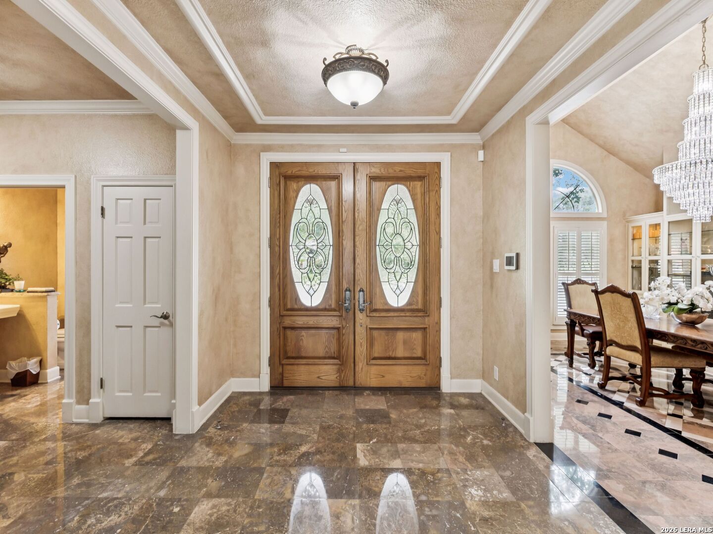 2 Galleria Drive — photo 1