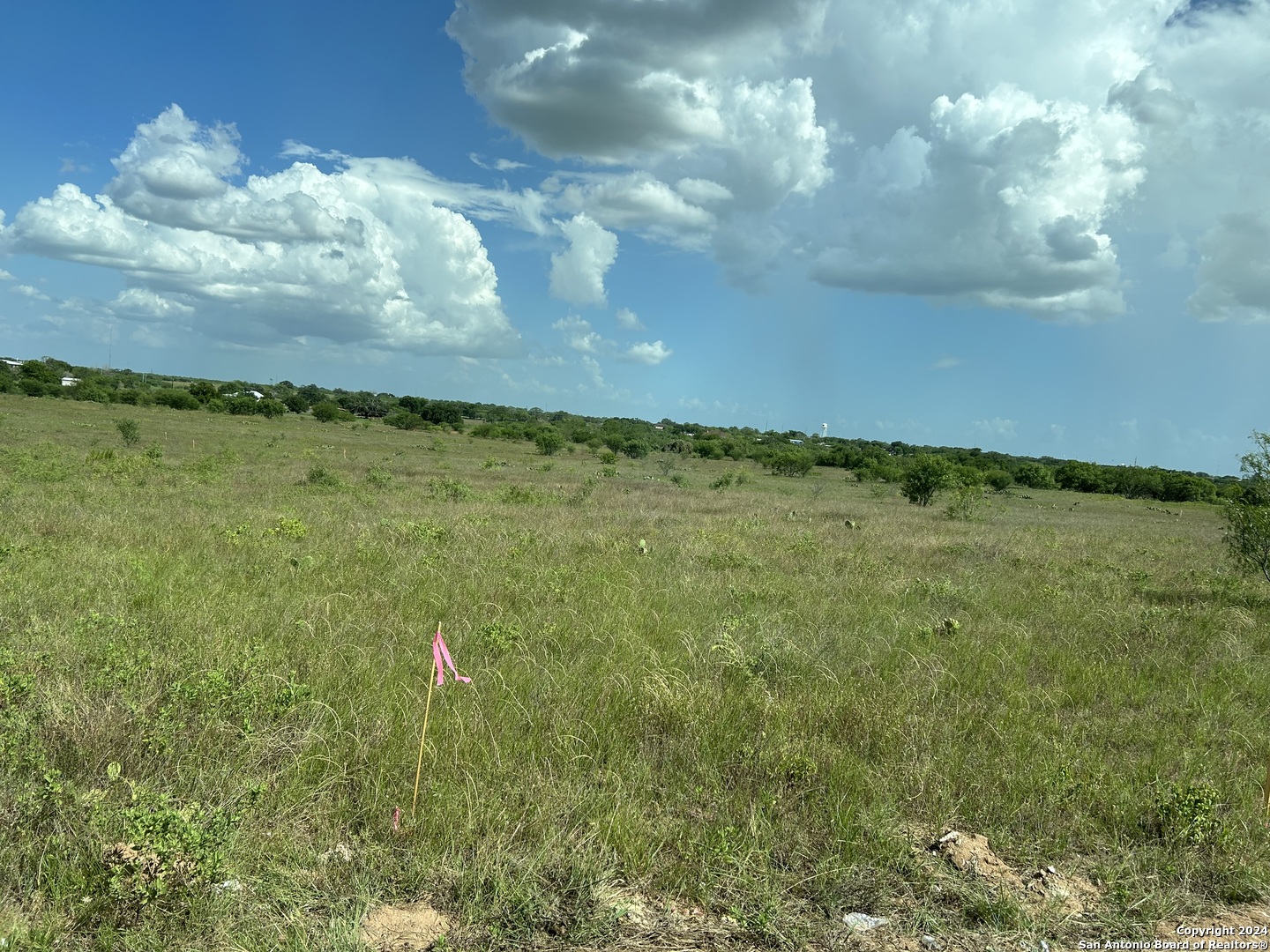 1114 CR 329 — photo 1