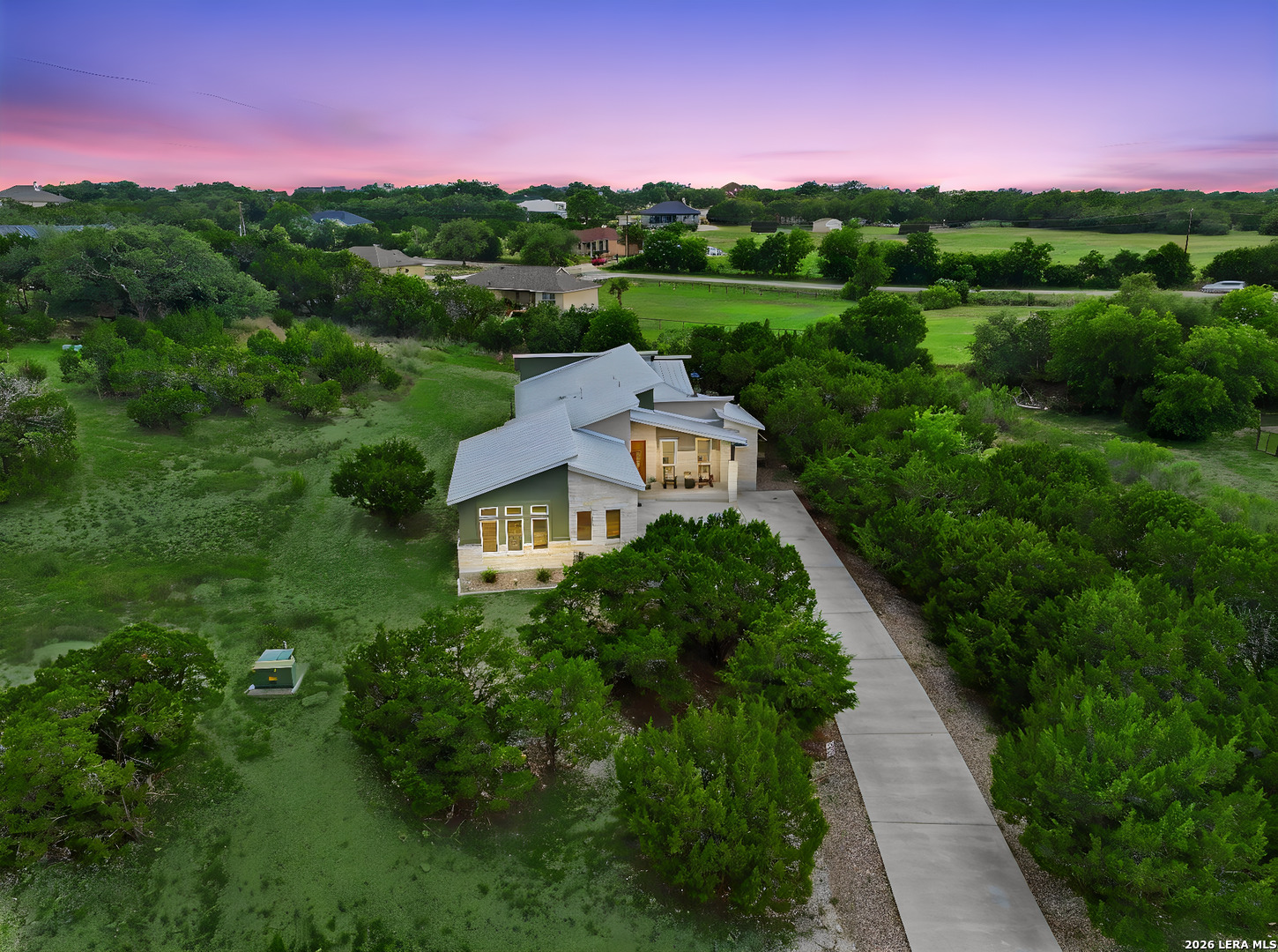1108 Long Hollow Dr — photo 1