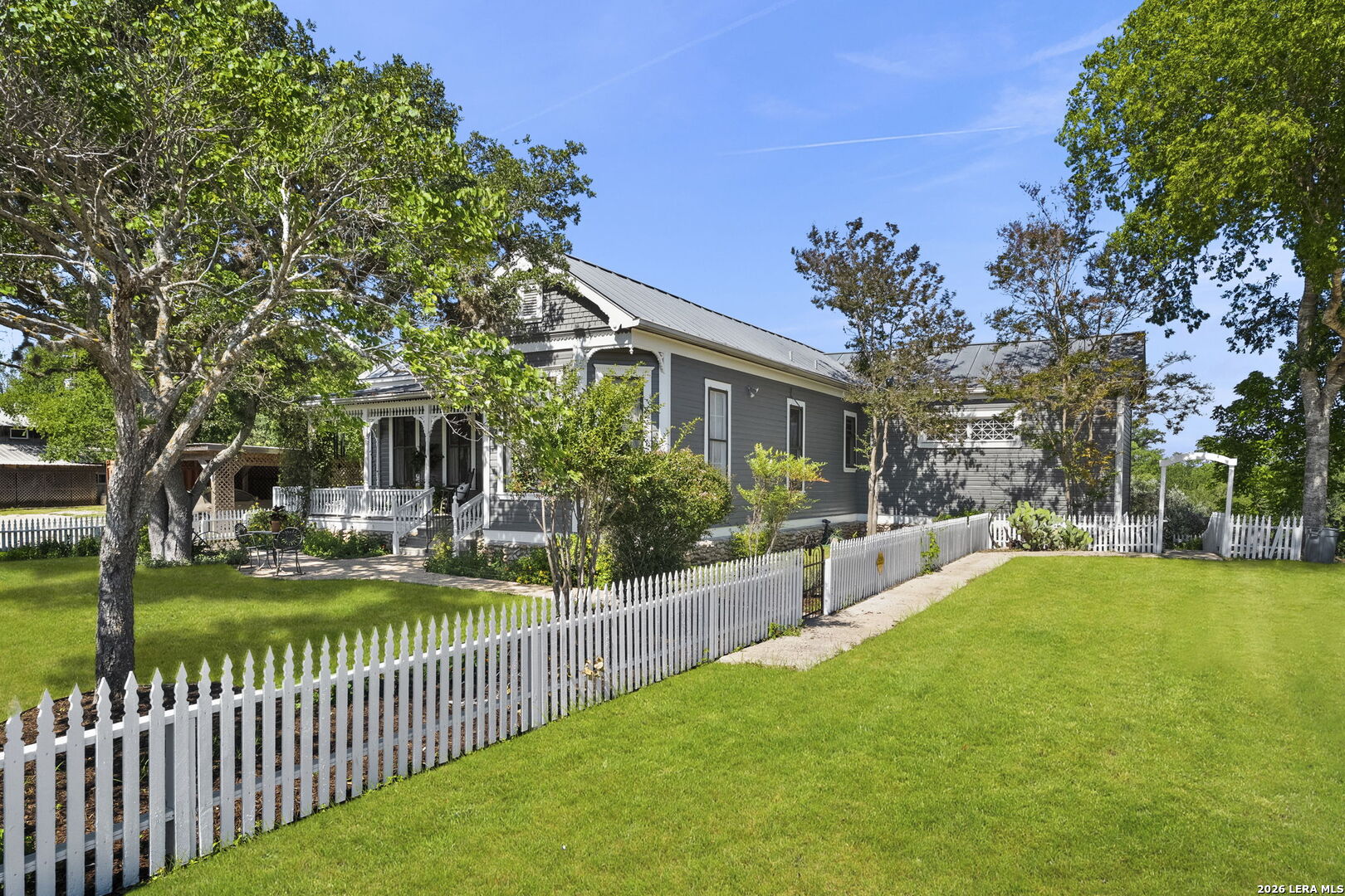 112 N. River Bend Road — photo 1