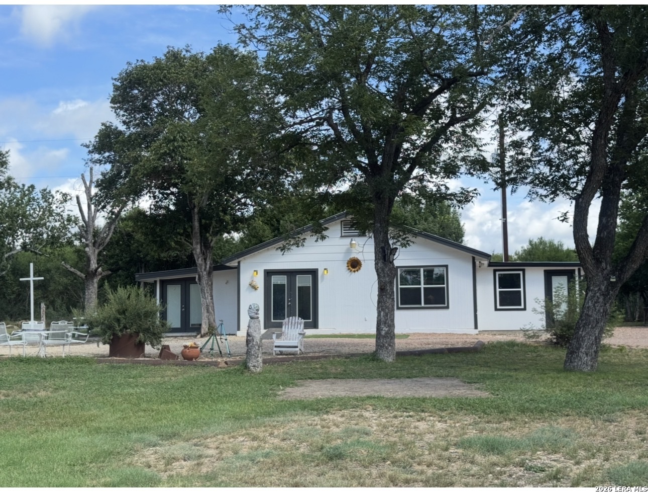 854 Live Oak Ave — photo 1