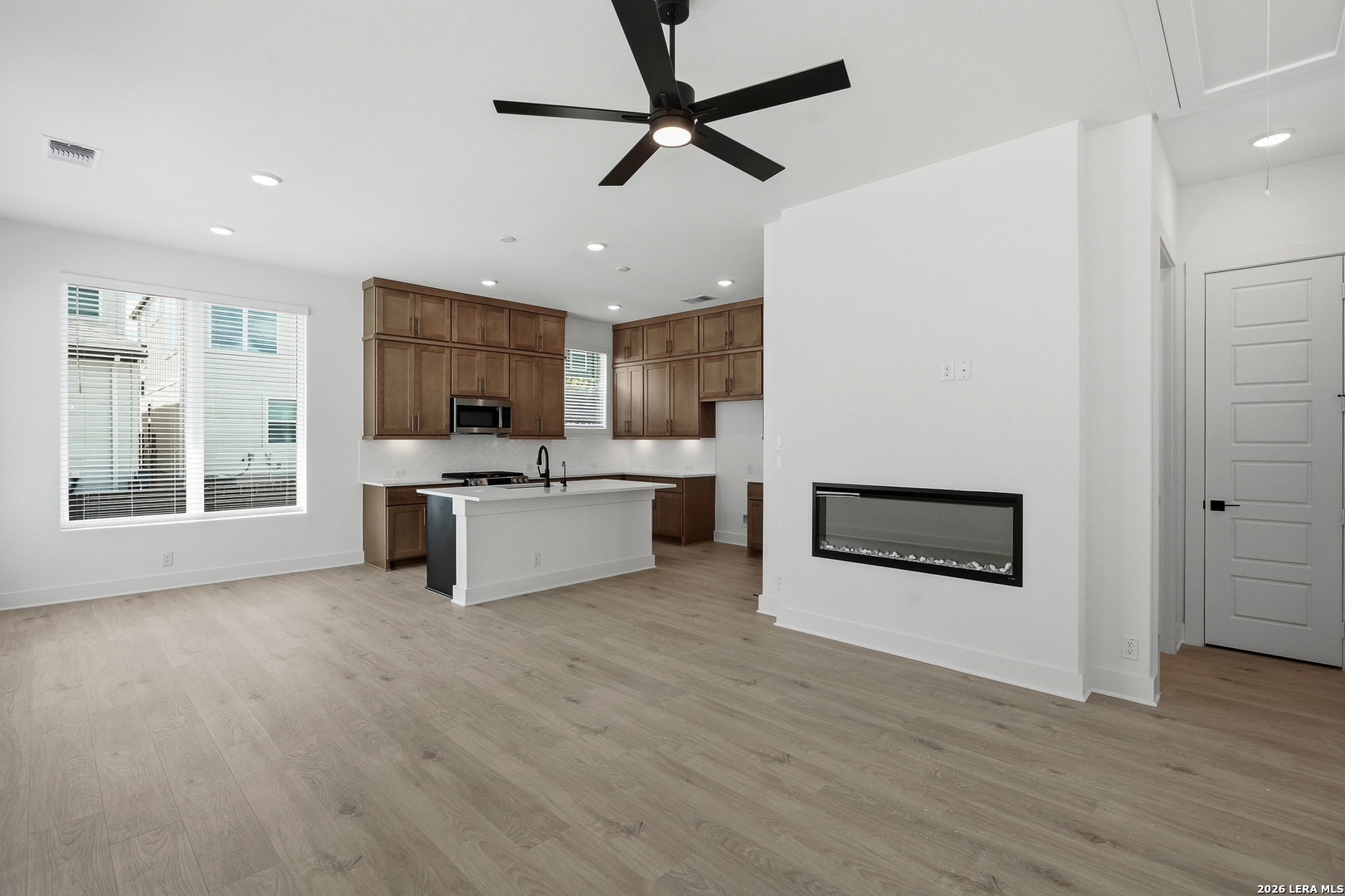 20675 Huebner Rd — photo 1