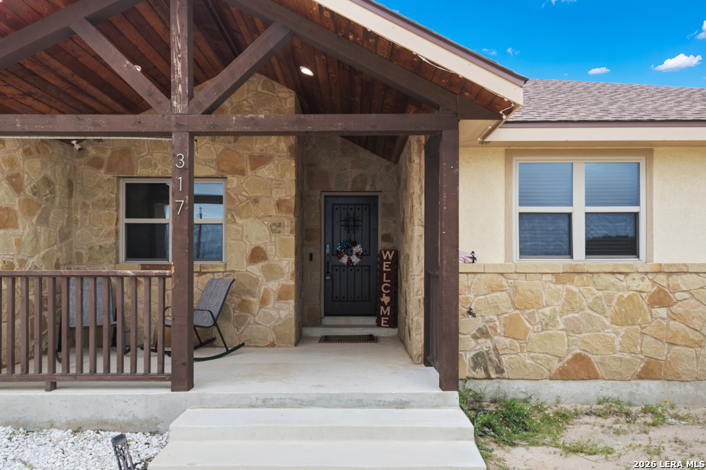 317 Honeysuckle Ln — photo 1