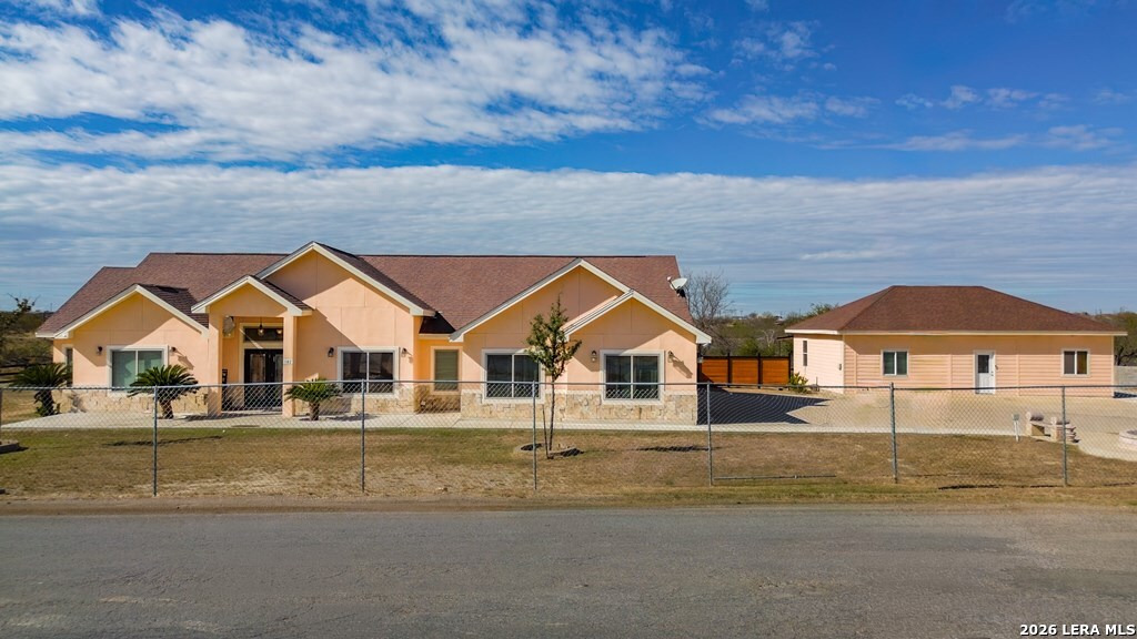 1182 Wagon Wheel Road — photo 1