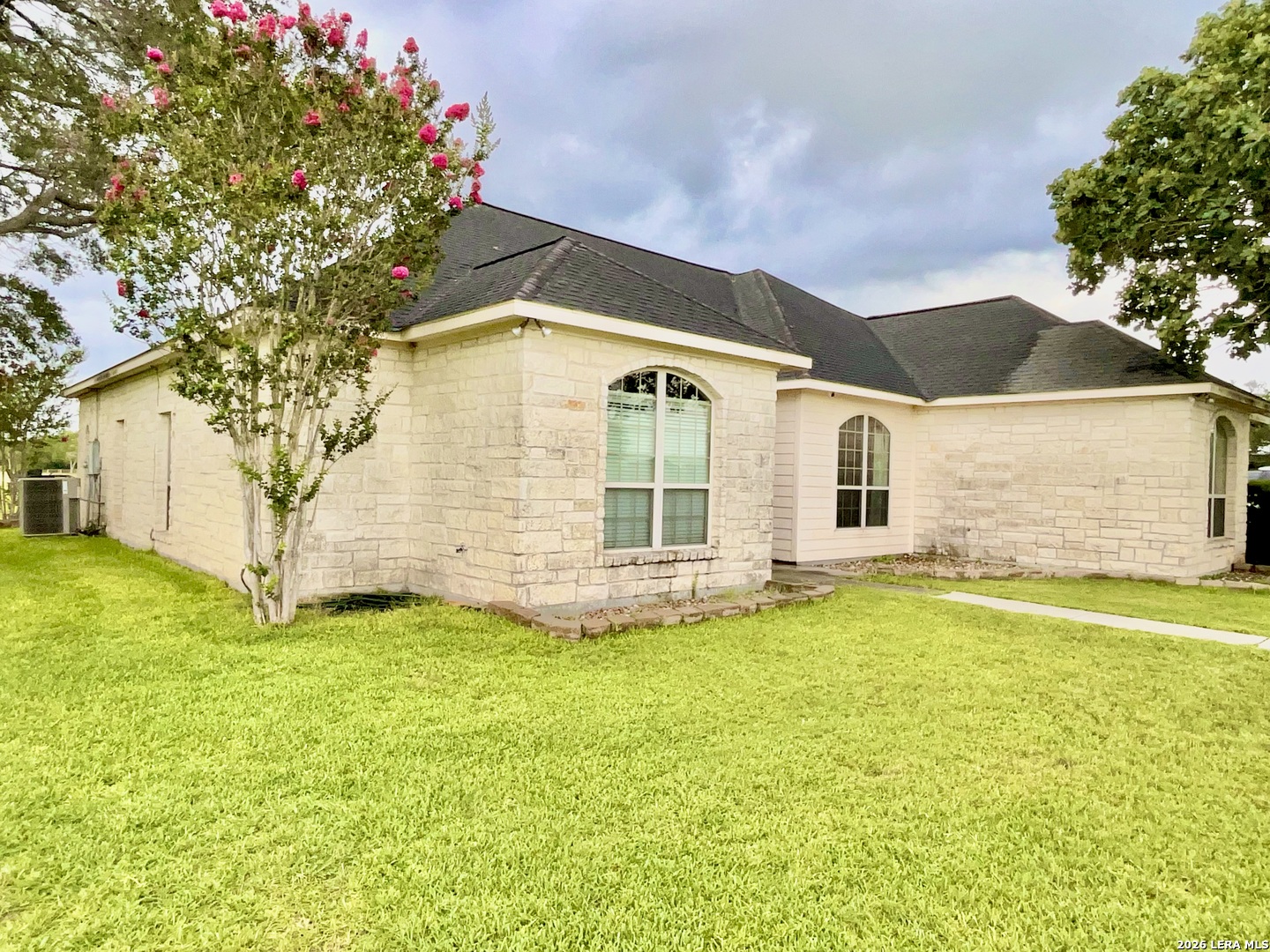 721 Deaf Smith Rd — photo 1