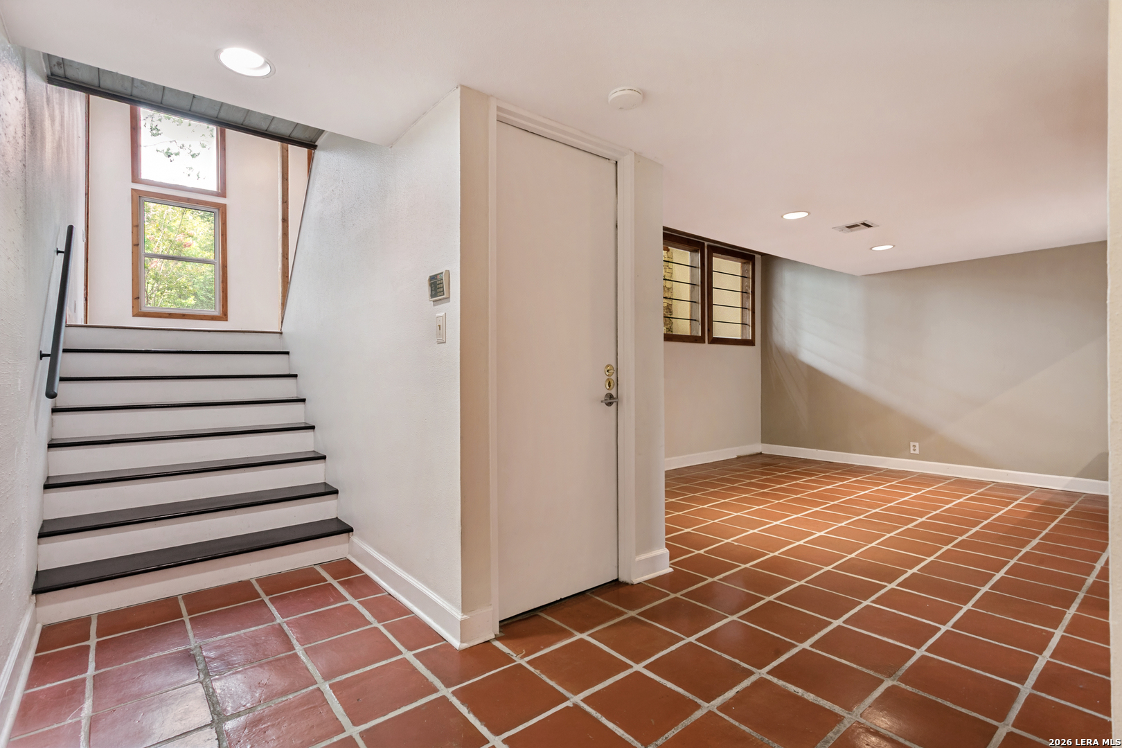 3102 Eisenhauer — photo 1