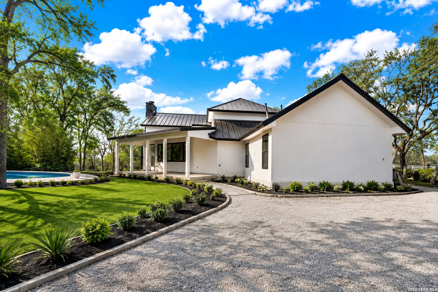 306 Rolling Oaks Ln — photo 1