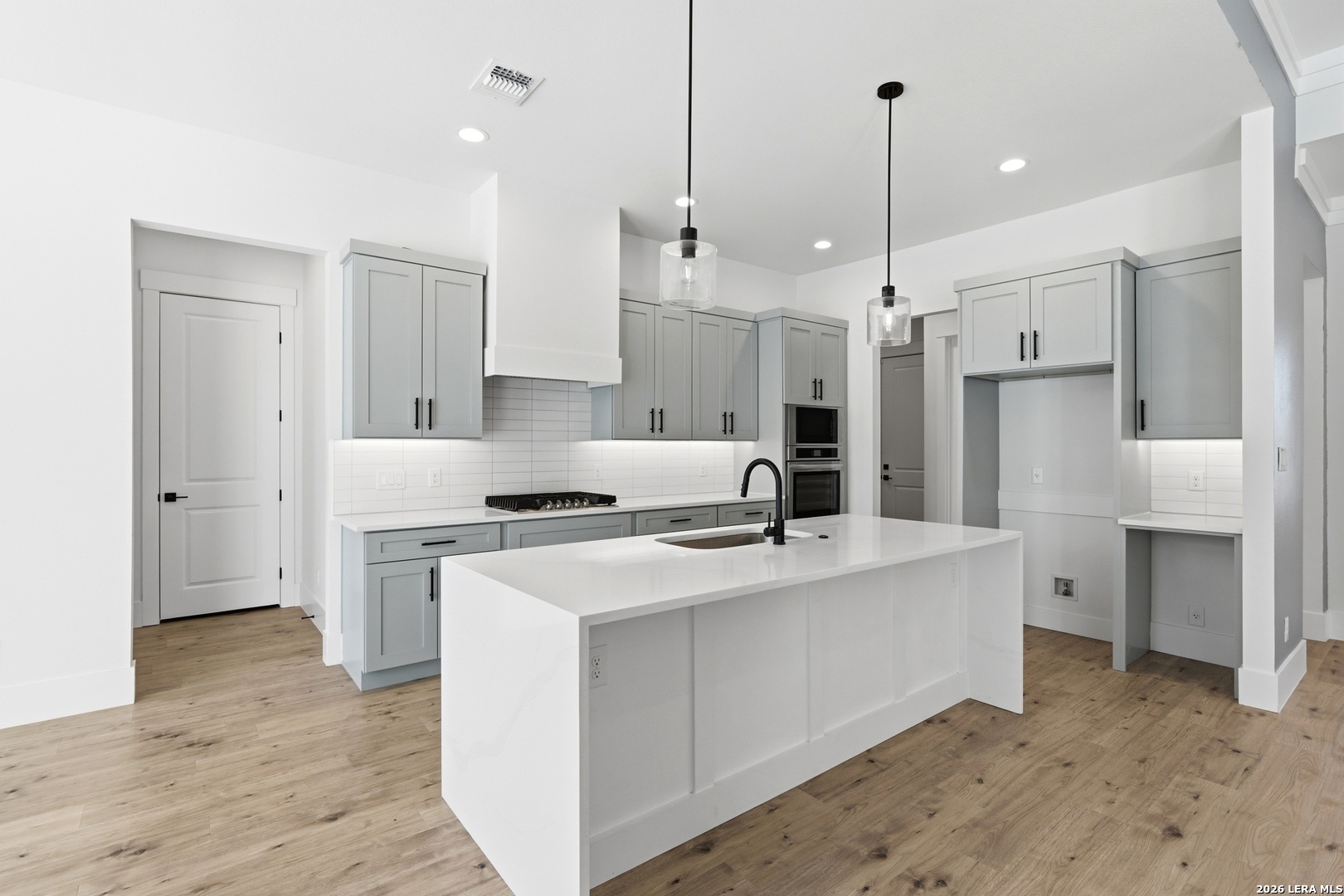 389 Rio Cir — photo 1