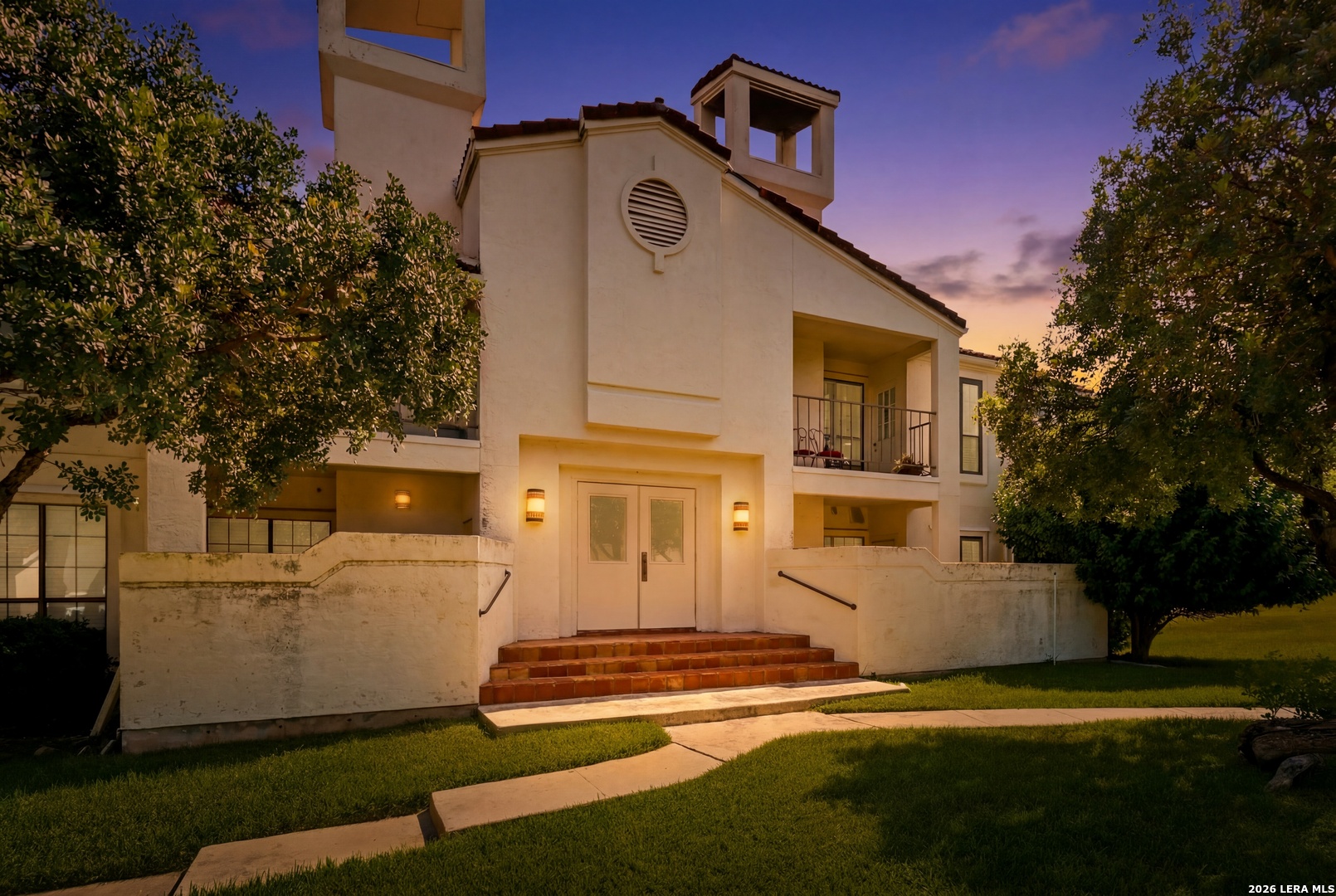 2255 Thousand Oaks Dr — photo 1
