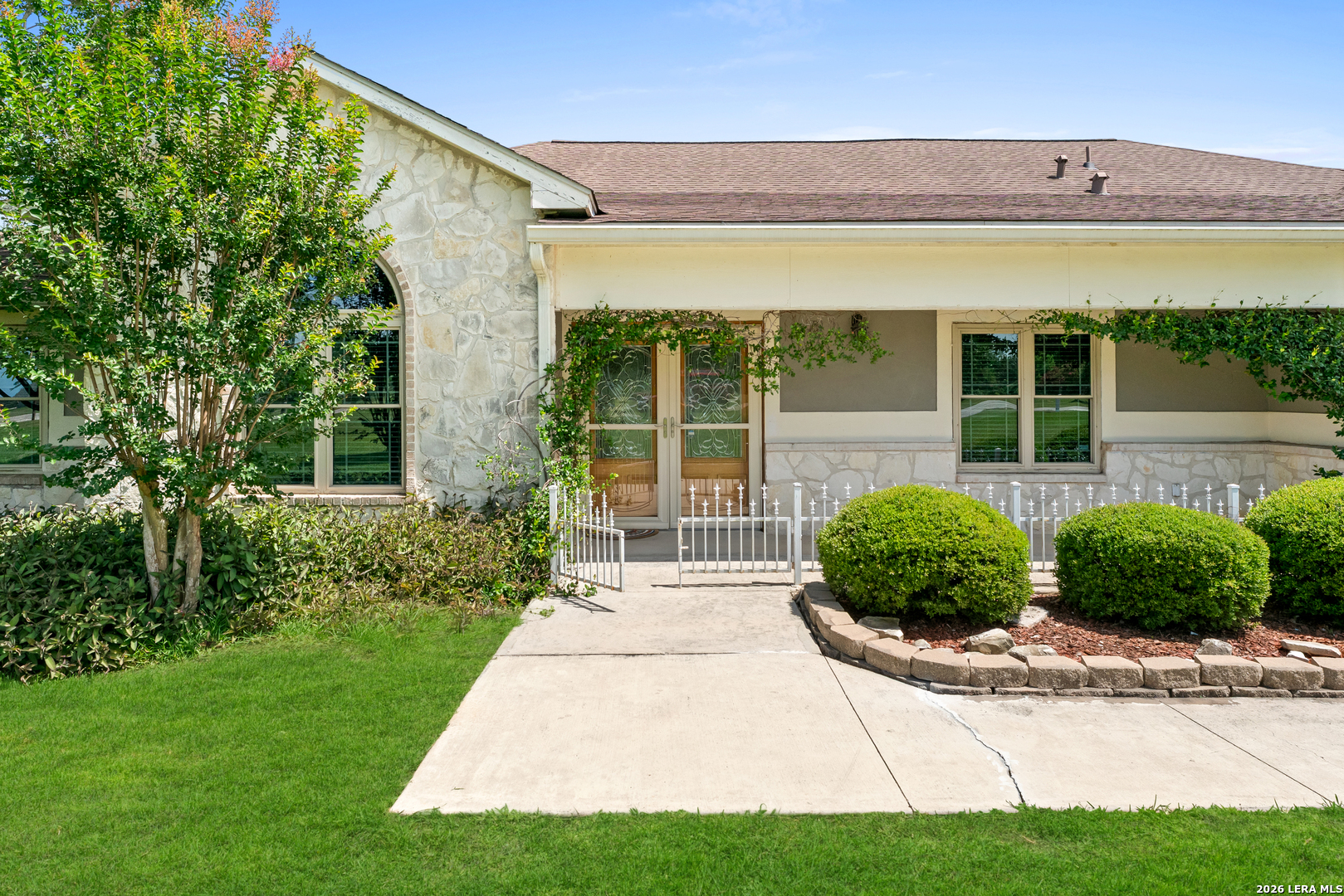1143 Cody Ln — photo 1