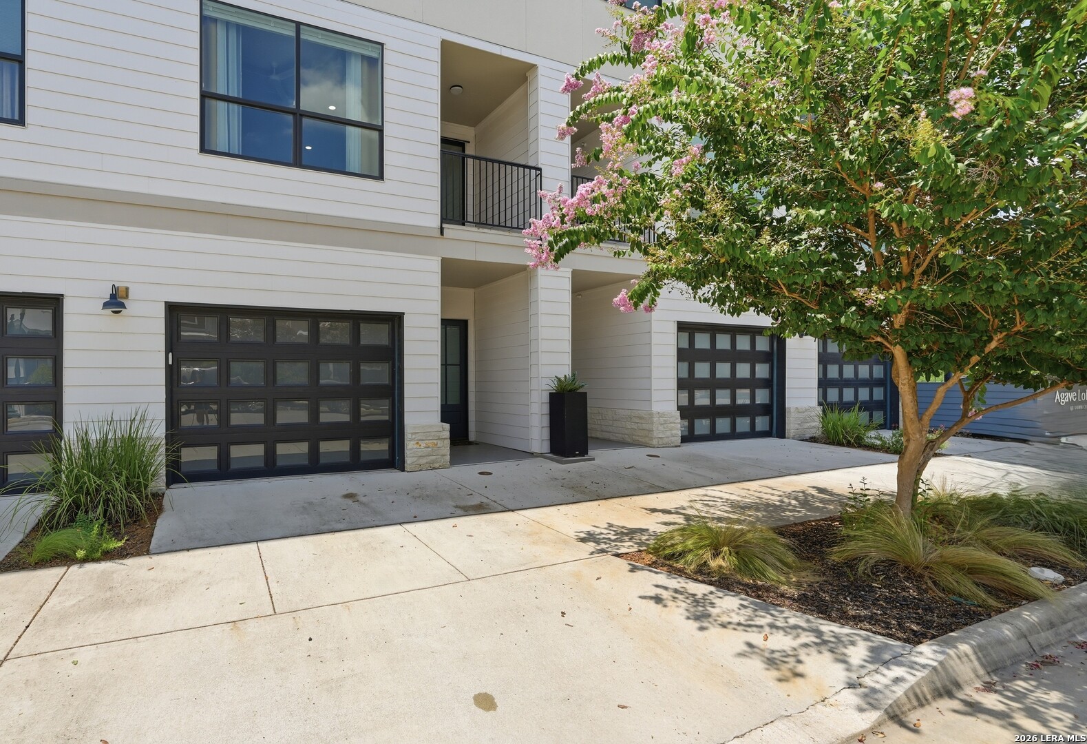 653 Stadtbach St — photo 1