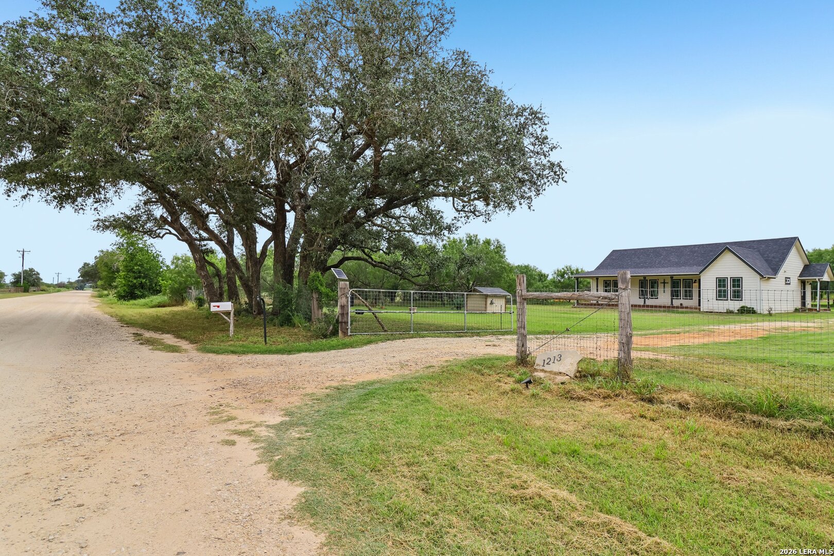 1213 County Road 1670 — photo 1