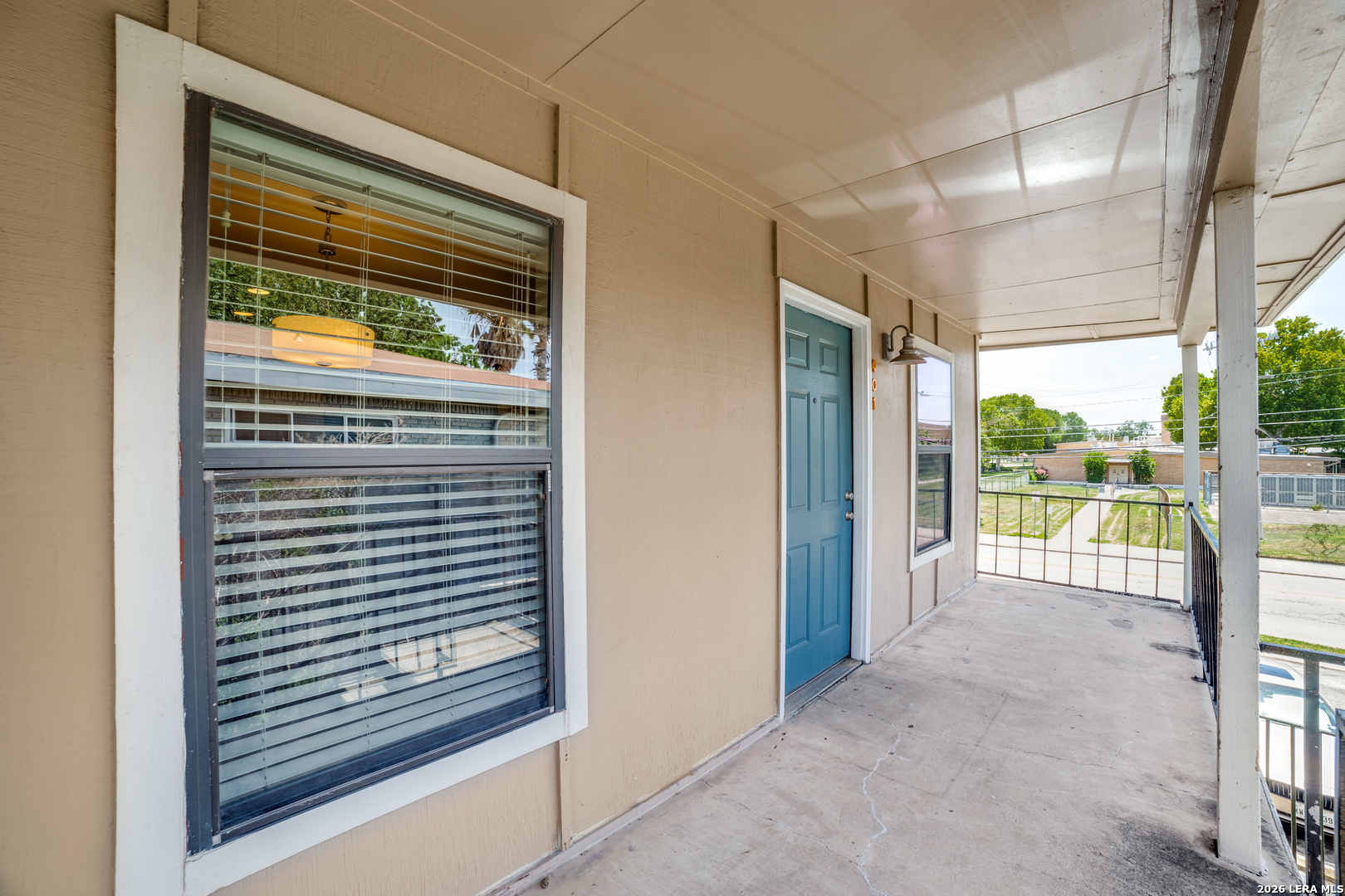 255 Rampart Dr — photo 1