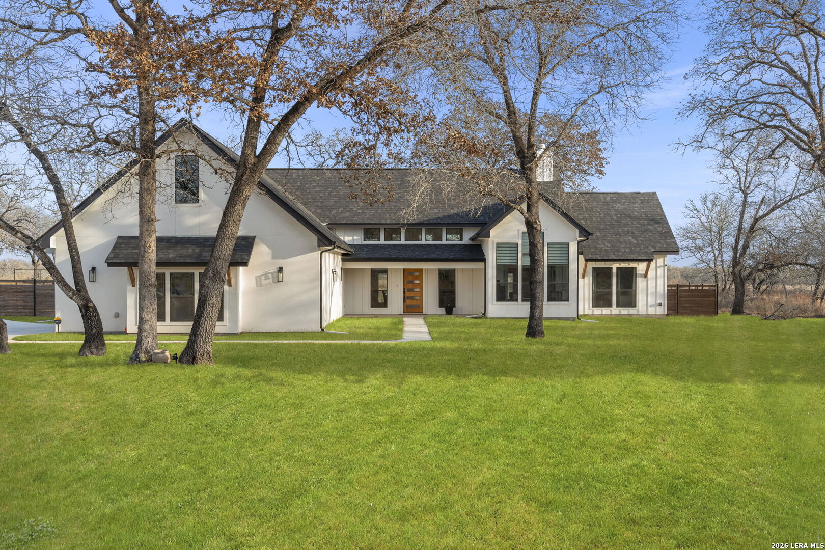 200 Oak Fields Dr — photo 1