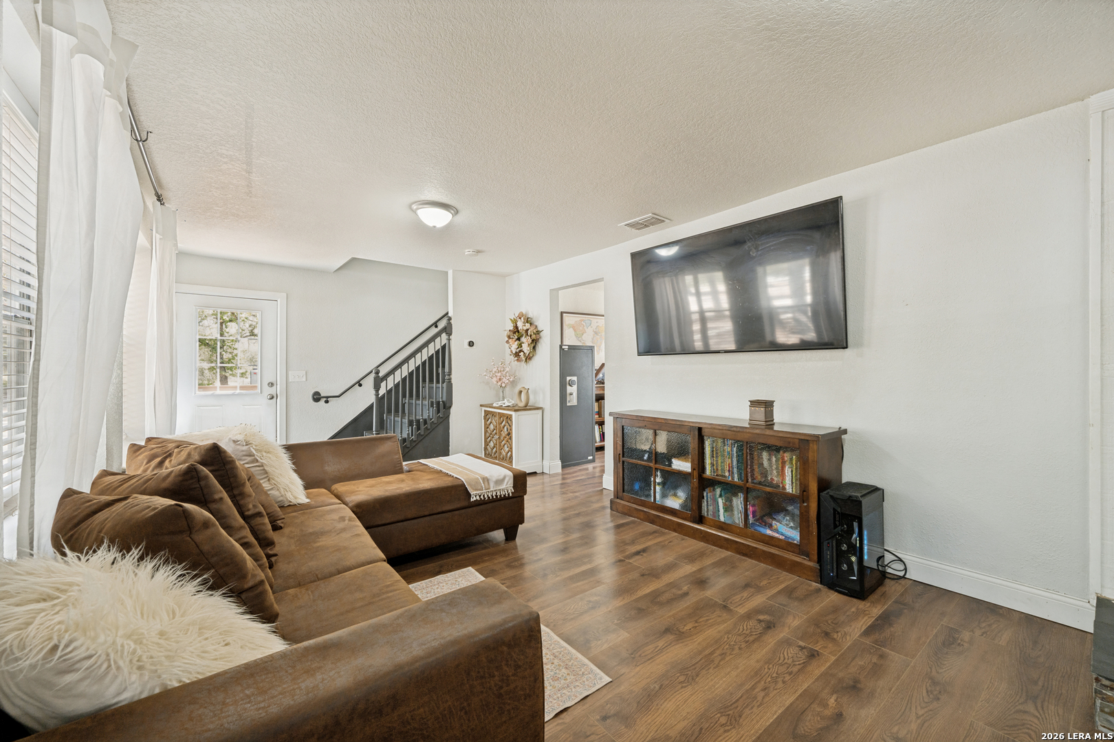 227 Shady Oaks Dr — photo 1