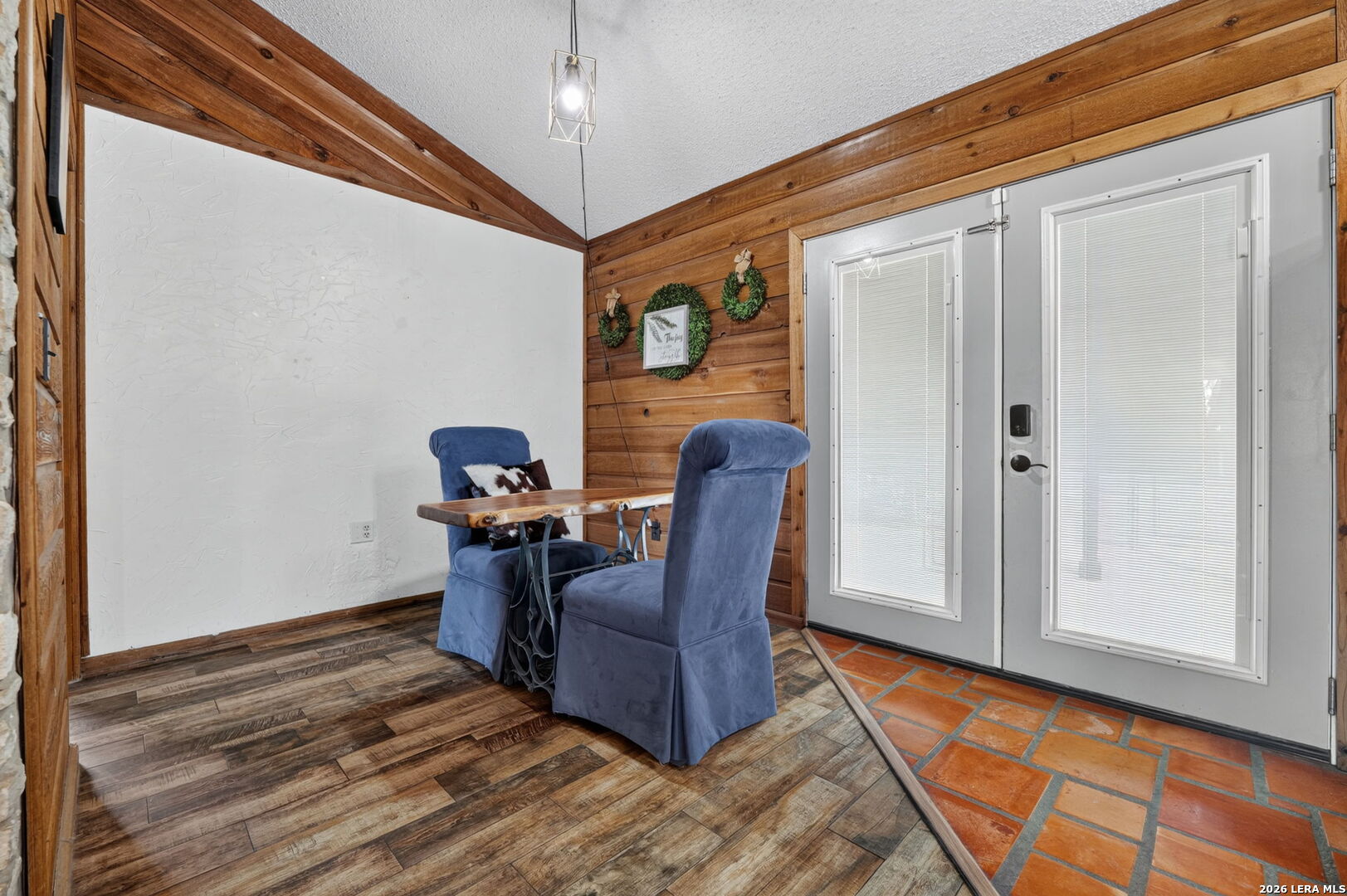 3045 Rimrock — photo 1