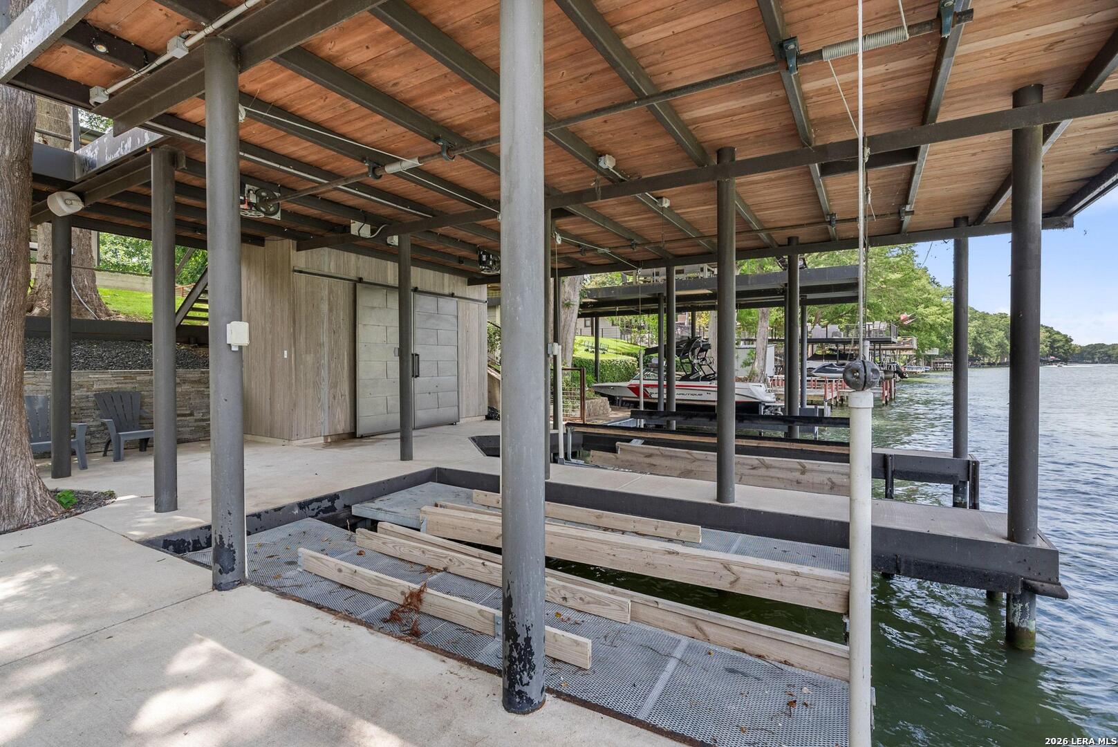 2529 Terminal Loop Rd — photo 1