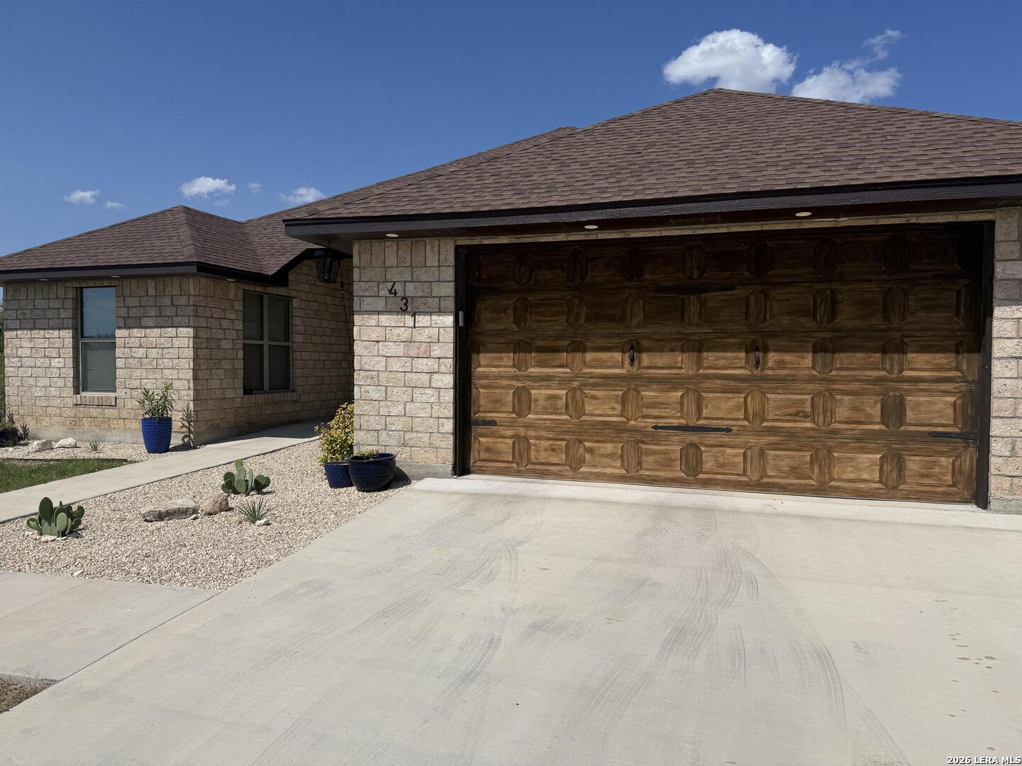 431 La Vista Dr — photo 1