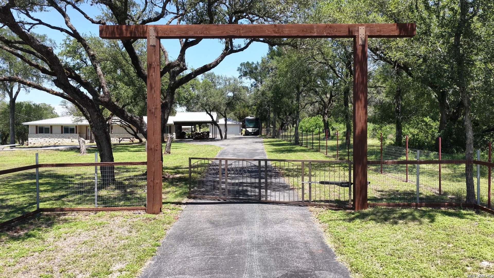2694 FM 2722 — photo 1