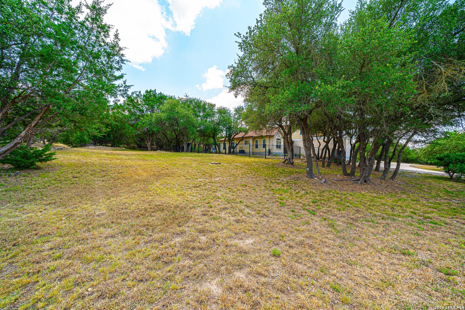1270 Heritage Hl — photo 1
