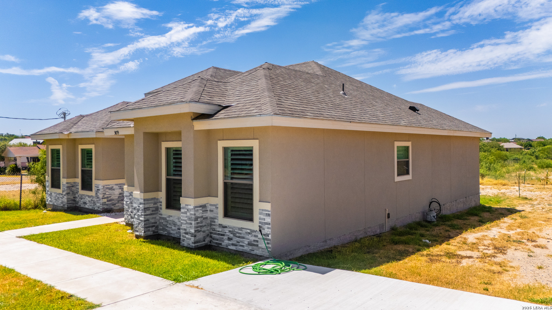 3853 White Tail Dr — photo 1