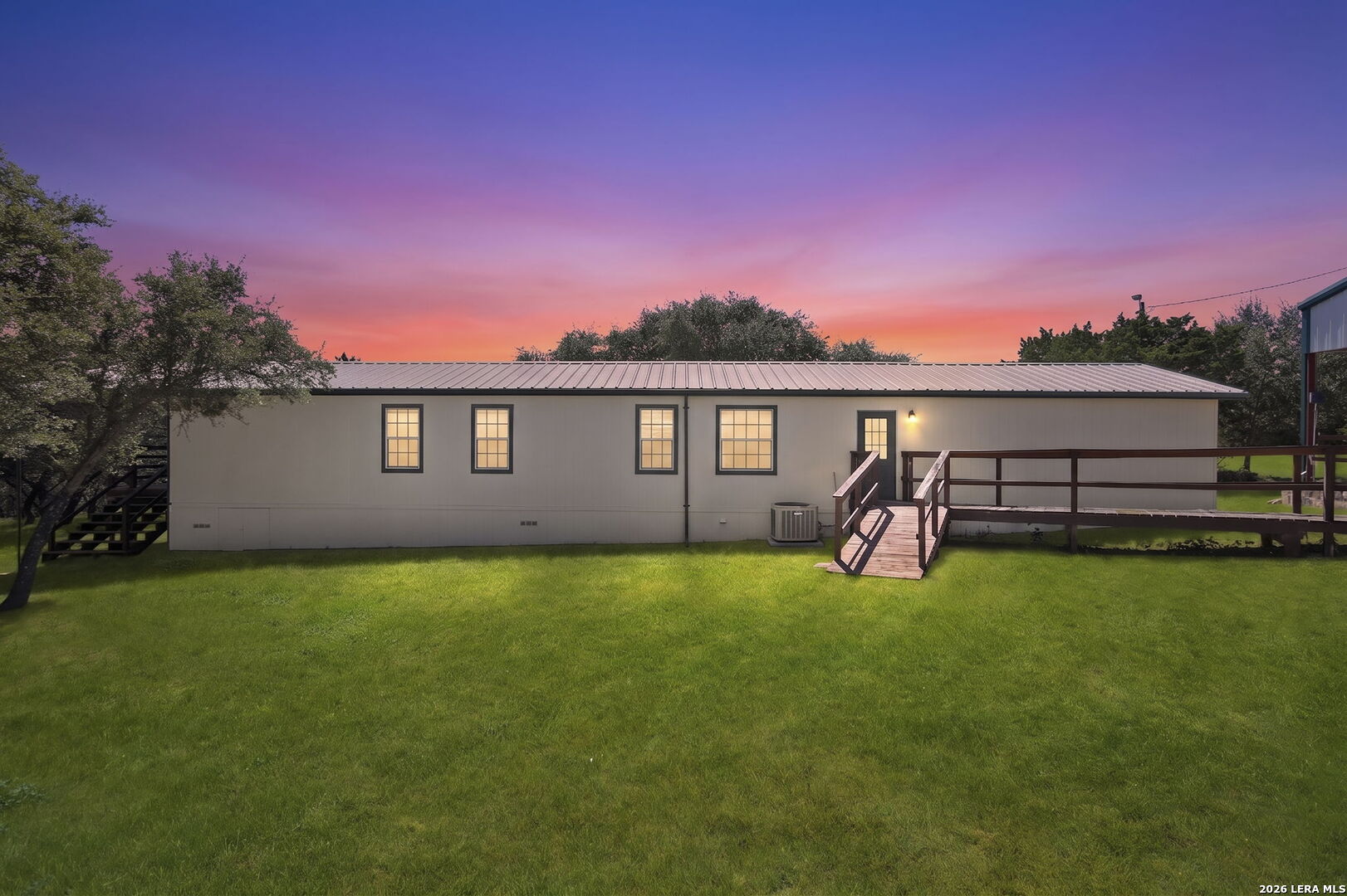 182 Austin Ln — photo 1