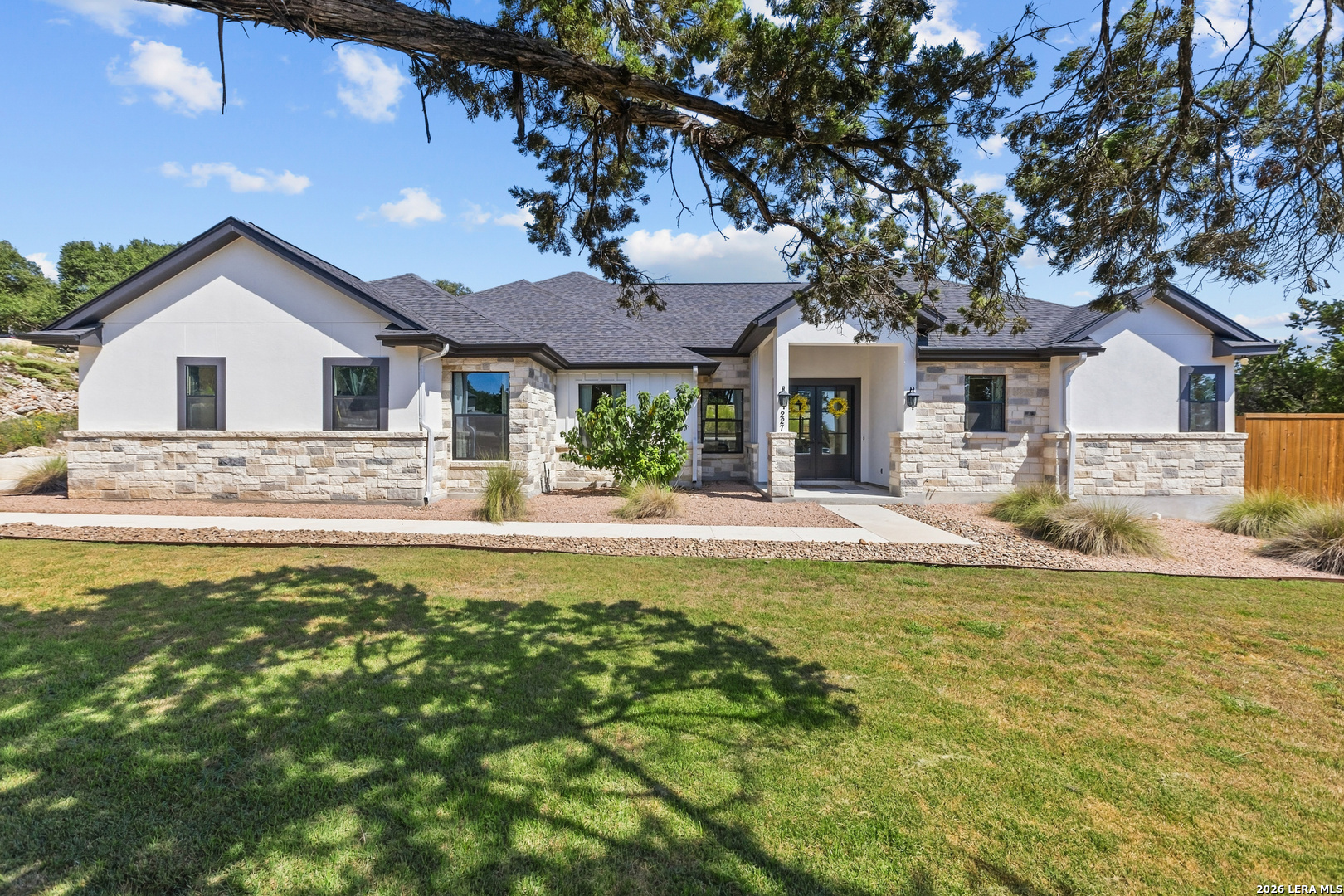 227 Paradise Hls — photo 1