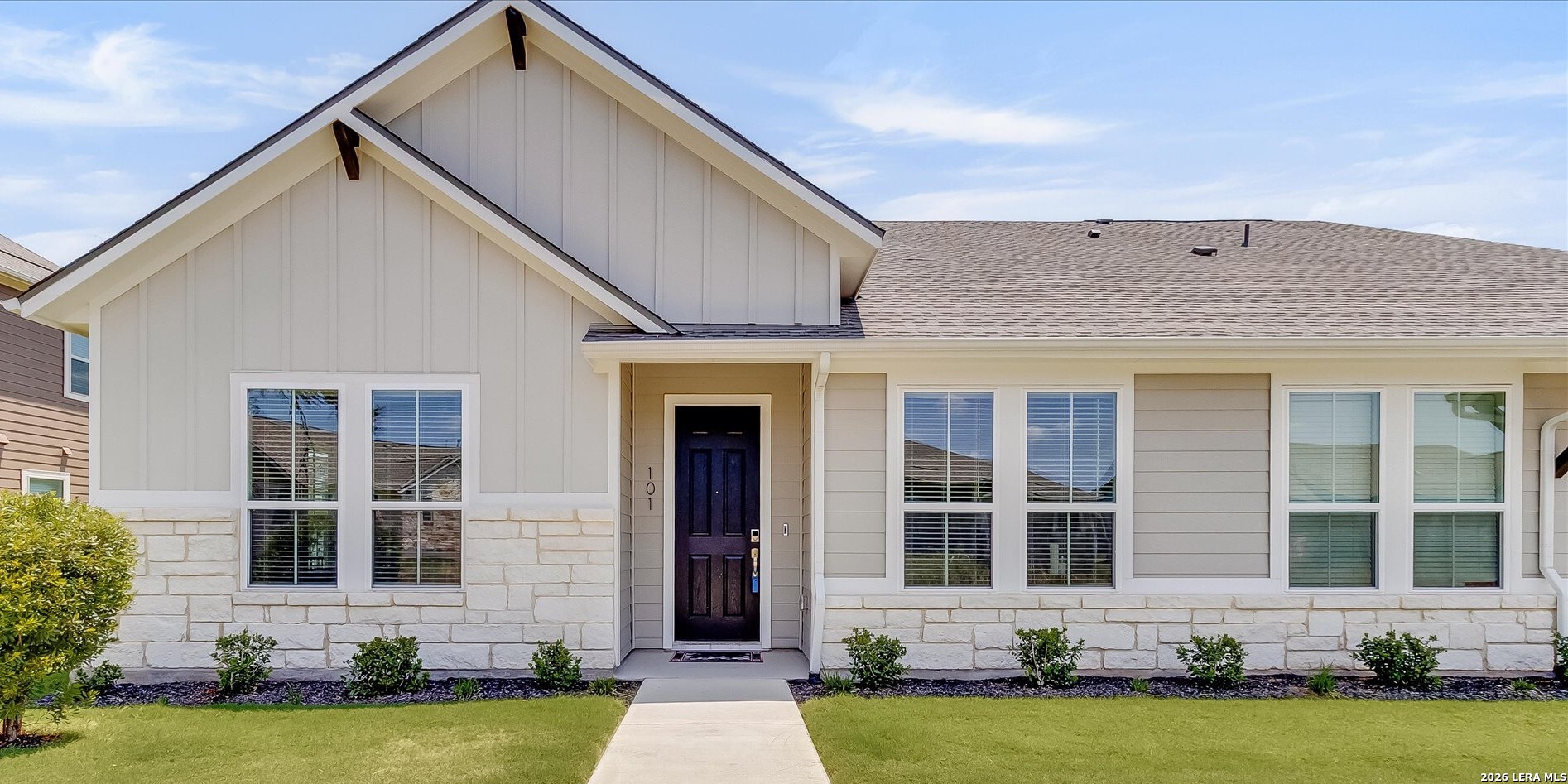 128 Stewart Dr — photo 1